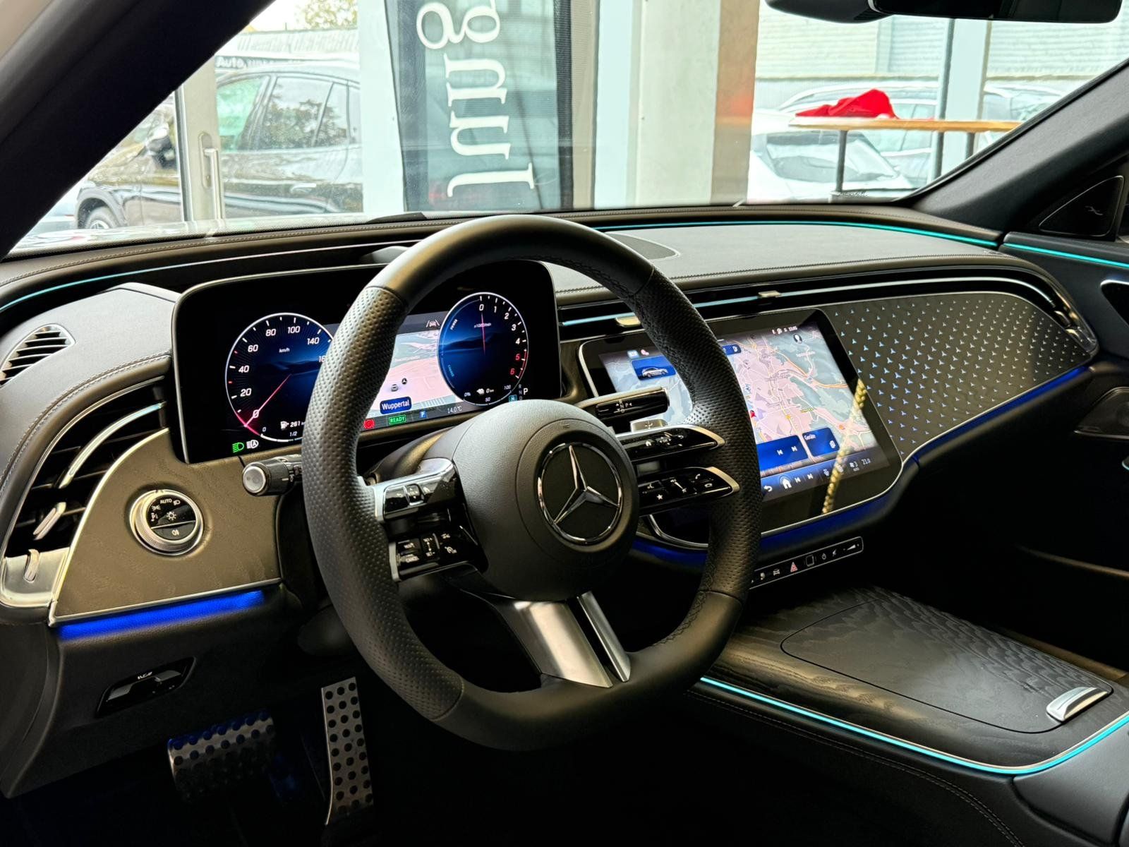 Fahrzeugabbildung Mercedes-Benz E 300 de T AMG PREMIUM PLUS+NAPPA+HUD+AIRMATIC