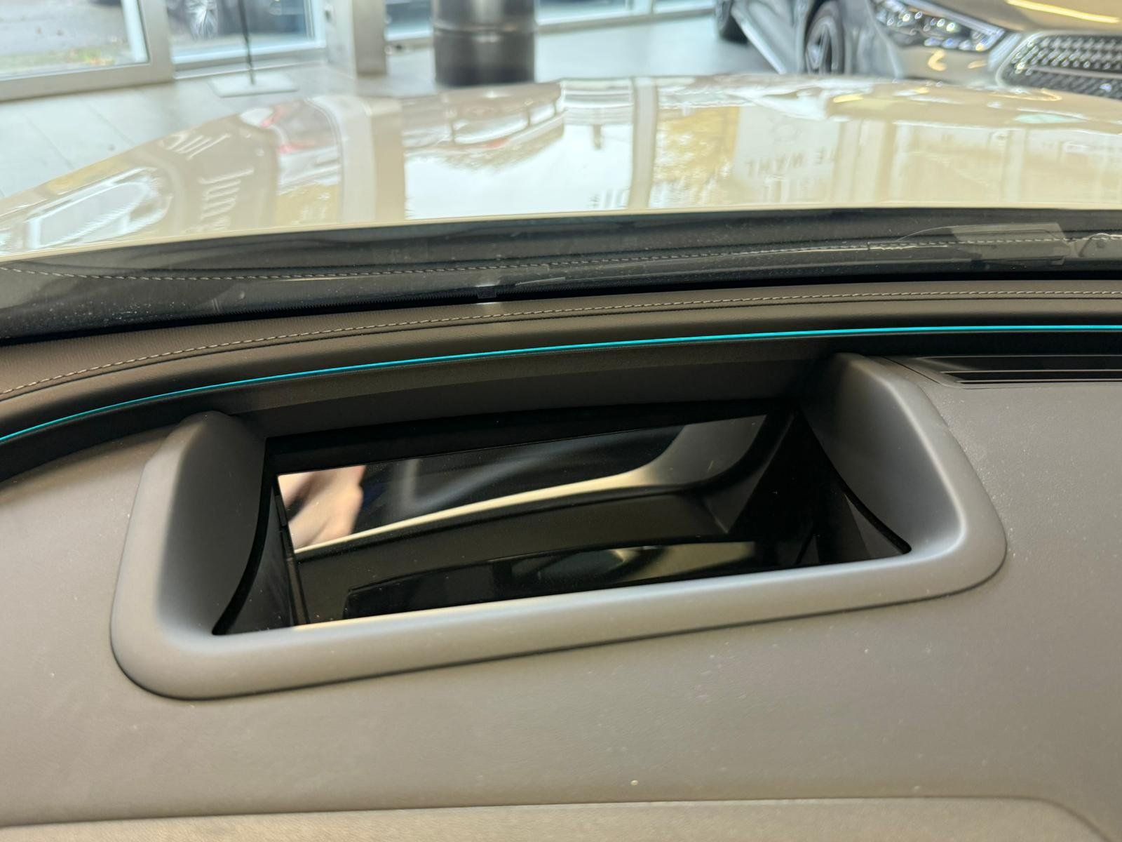 Fahrzeugabbildung Mercedes-Benz E 300 de T AMG PREMIUM PLUS+NAPPA+HUD+AIRMATIC