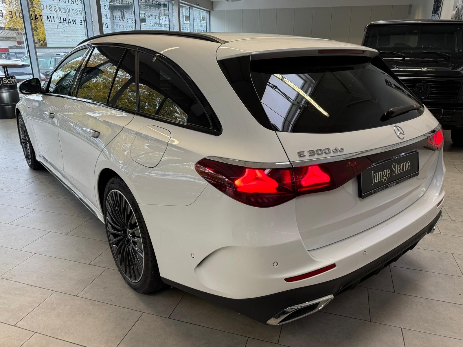 Fahrzeugabbildung Mercedes-Benz E 300 de T AMG PREMIUM PLUS+NAPPA+HUD+AIRMATIC