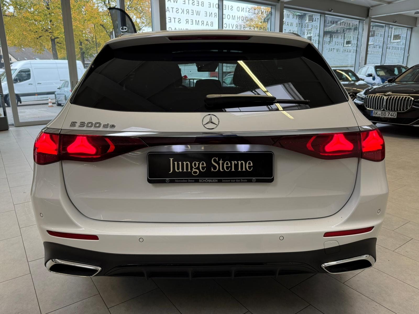 Fahrzeugabbildung Mercedes-Benz E 300 de T AMG PREMIUM PLUS+NAPPA+HUD+AIRMATIC