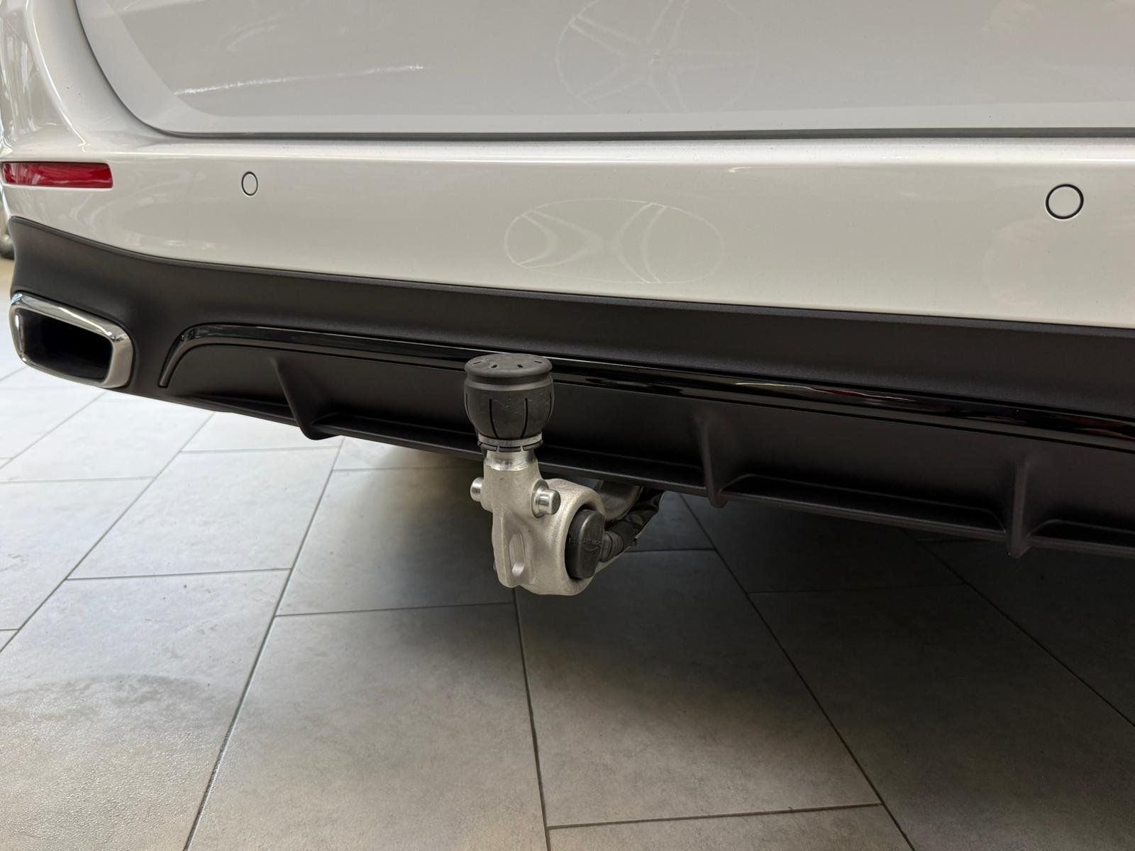 Fahrzeugabbildung Mercedes-Benz E 300 de T AMG PREMIUM PLUS+NAPPA+HUD+AIRMATIC