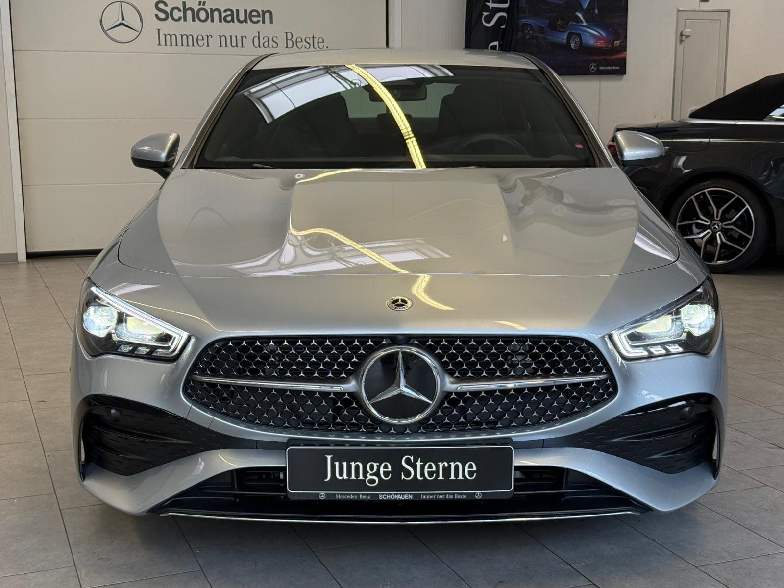 Fahrzeugabbildung Mercedes-Benz CLA 200 AMG+MBEAM+KAMERA+KEYLESS+TOTW+CARPL+DAB