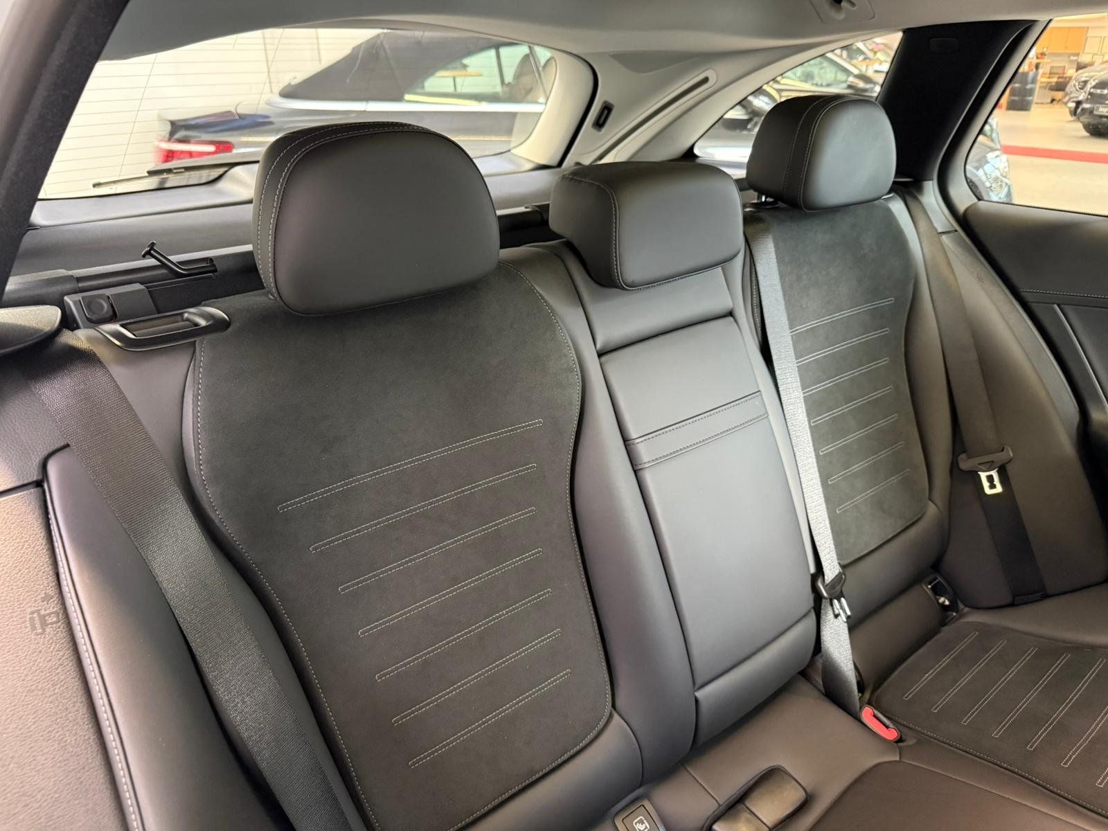 Fahrzeugabbildung Mercedes-Benz C 220d T AMG+PANO+KAMERA+TOTW+LED+CARPLAY+EASYPK