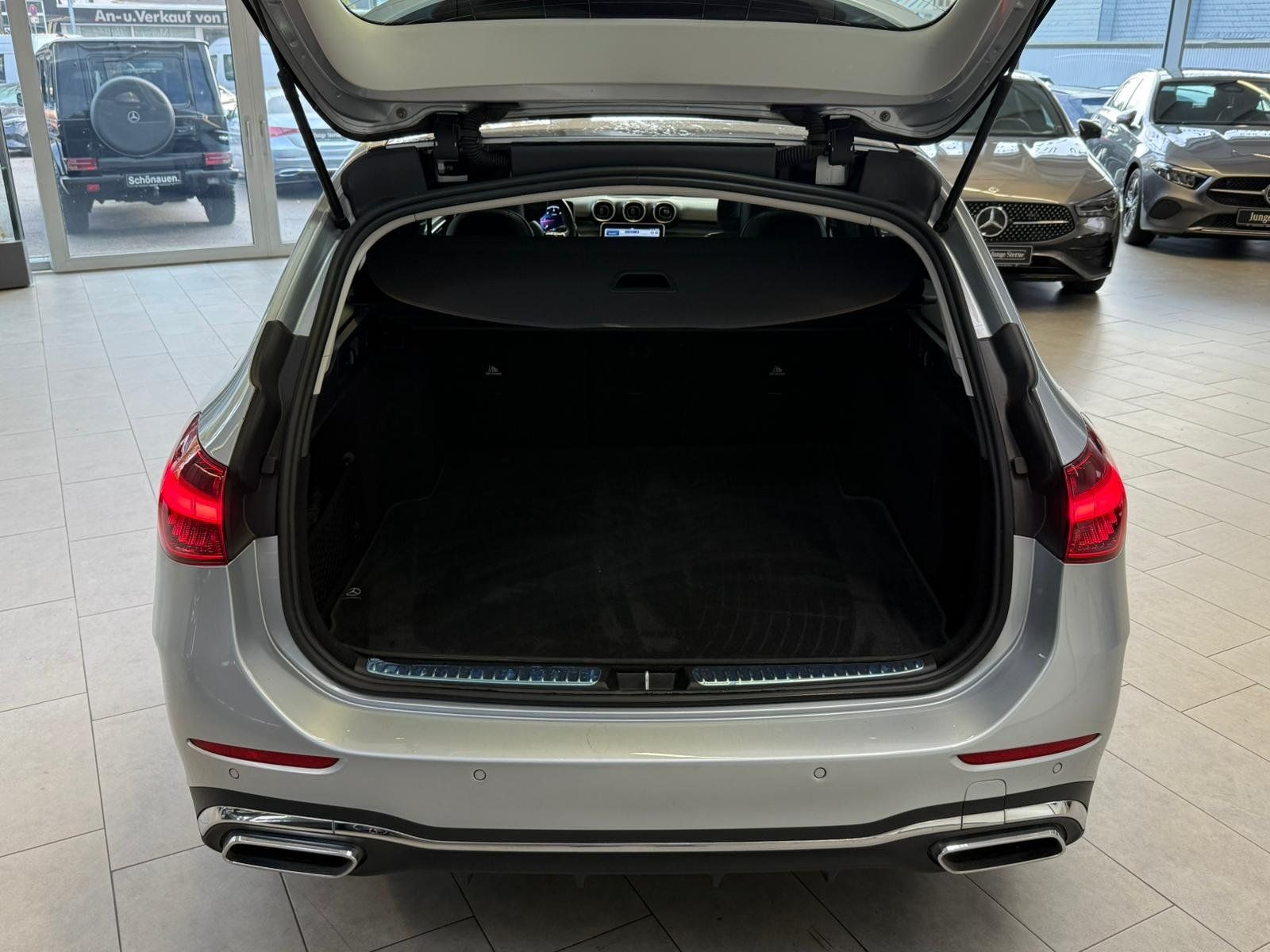 Fahrzeugabbildung Mercedes-Benz C 220d T AMG+PANO+KAMERA+TOTW+LED+CARPLAY+EASYPK