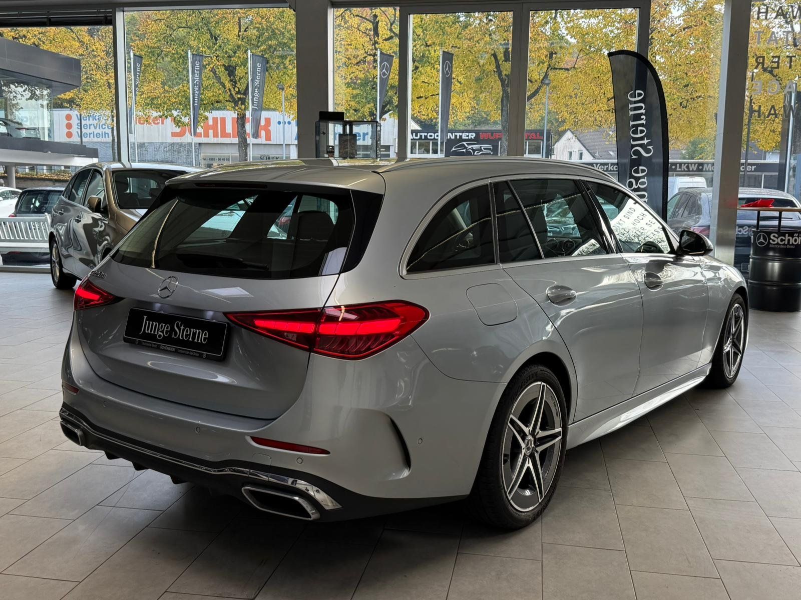 Fahrzeugabbildung Mercedes-Benz C 220d T AMG+PANO+KAMERA+TOTW+LED+CARPLAY+EASYPK