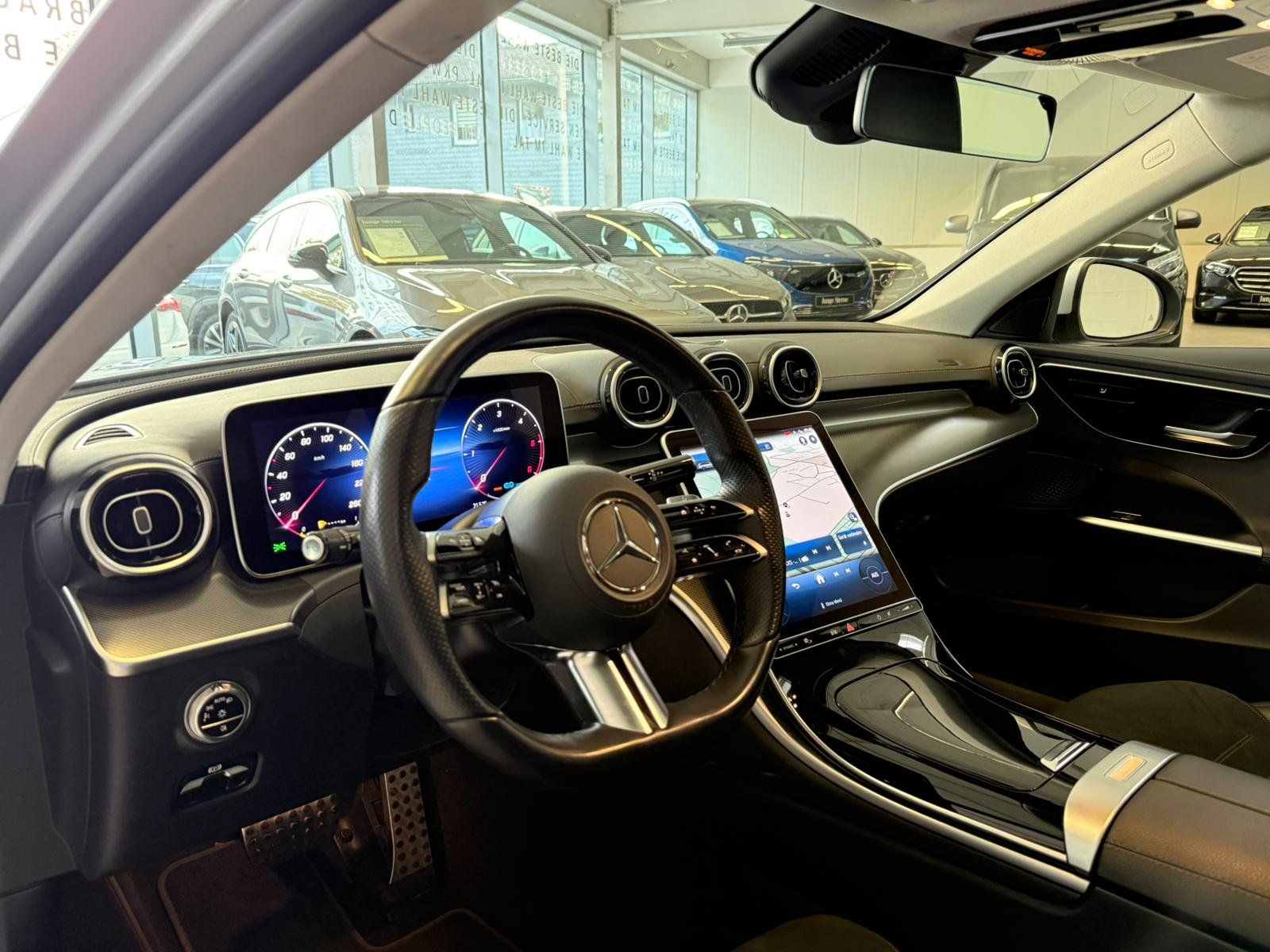 Fahrzeugabbildung Mercedes-Benz C 220d T AMG+PANO+KAMERA+TOTW+LED+CARPLAY+EASYPK