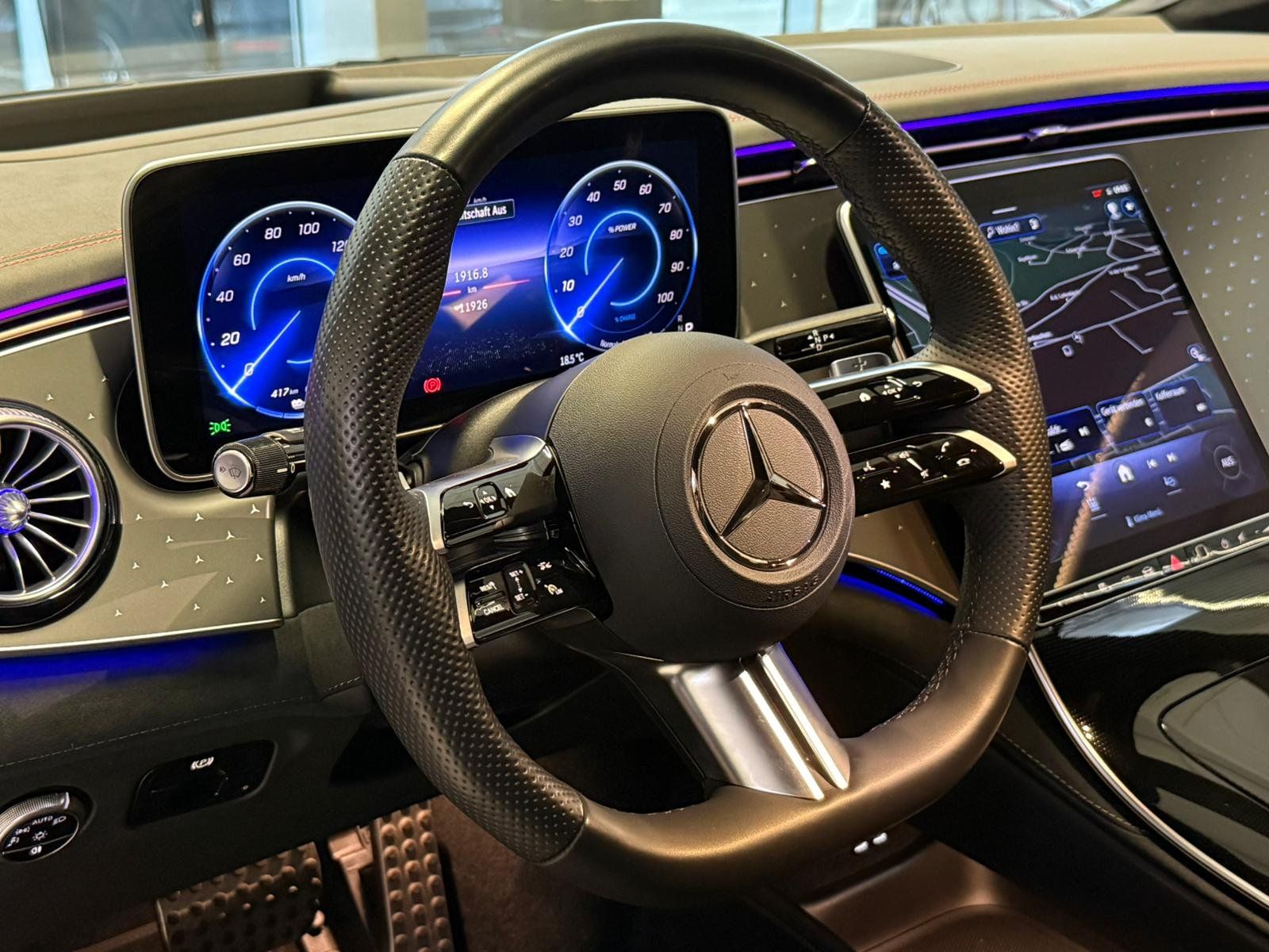 Fahrzeugabbildung Mercedes-Benz EQE 300 AMG PANORAMA+BURMESTER+HUD+MULTIKONTUR