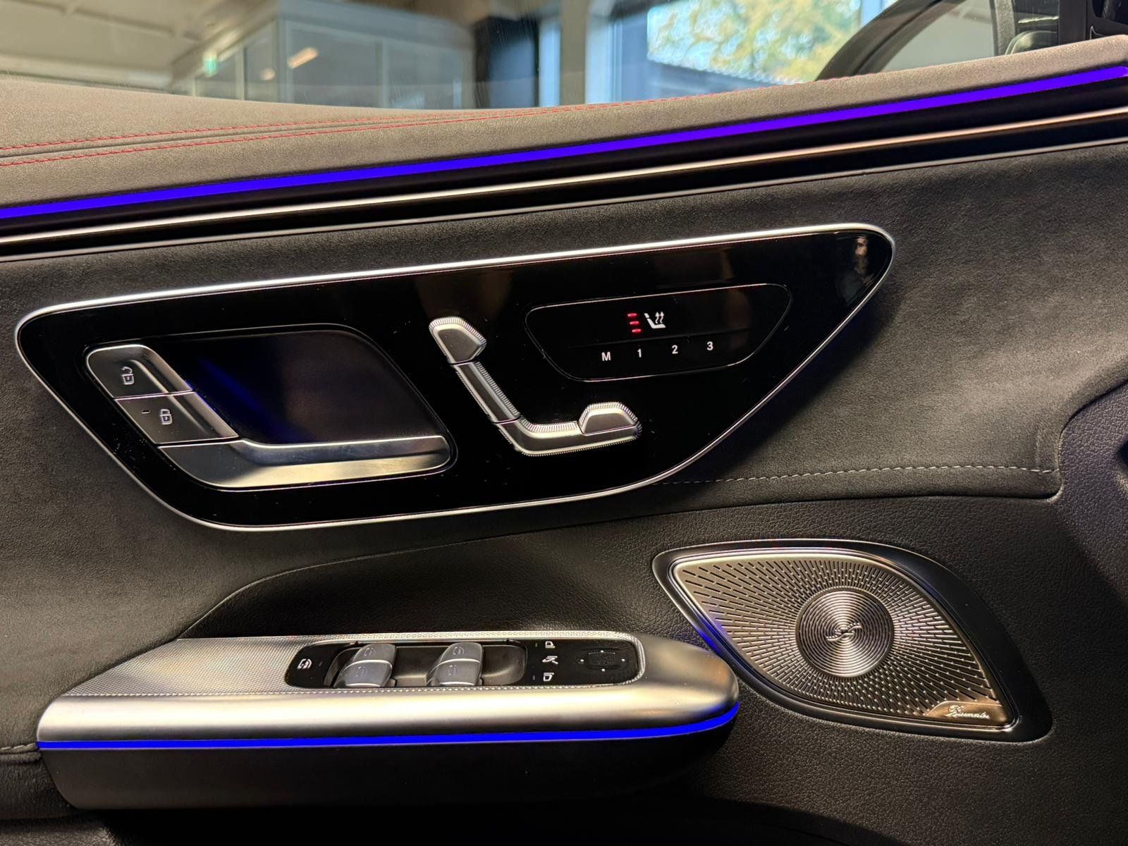 Fahrzeugabbildung Mercedes-Benz EQE 300 AMG PANORAMA+BURMESTER+HUD+MULTIKONTUR