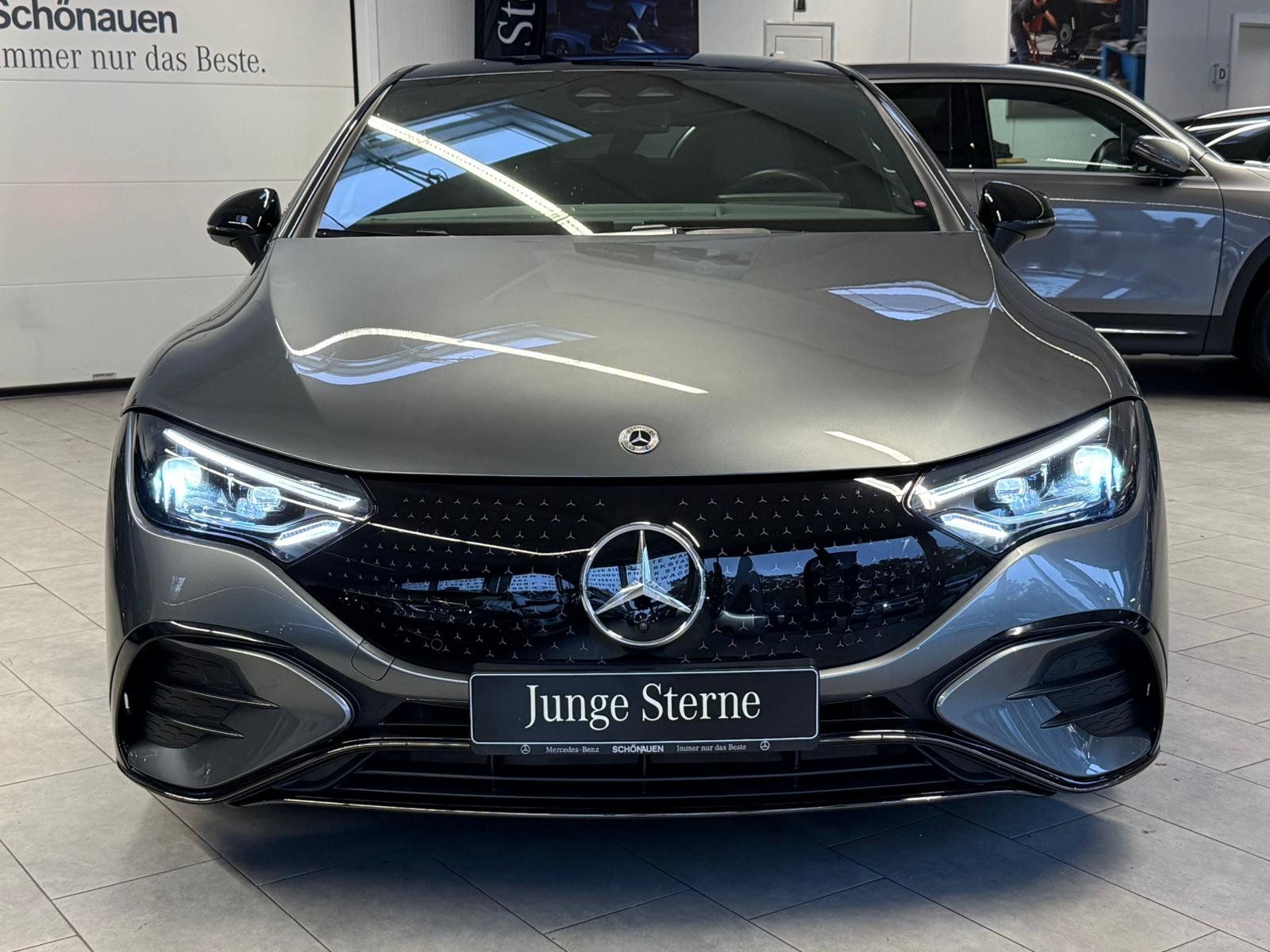 Fahrzeugabbildung Mercedes-Benz EQE 300 AMG PANORAMA+BURMESTER+HUD+MULTIKONTUR