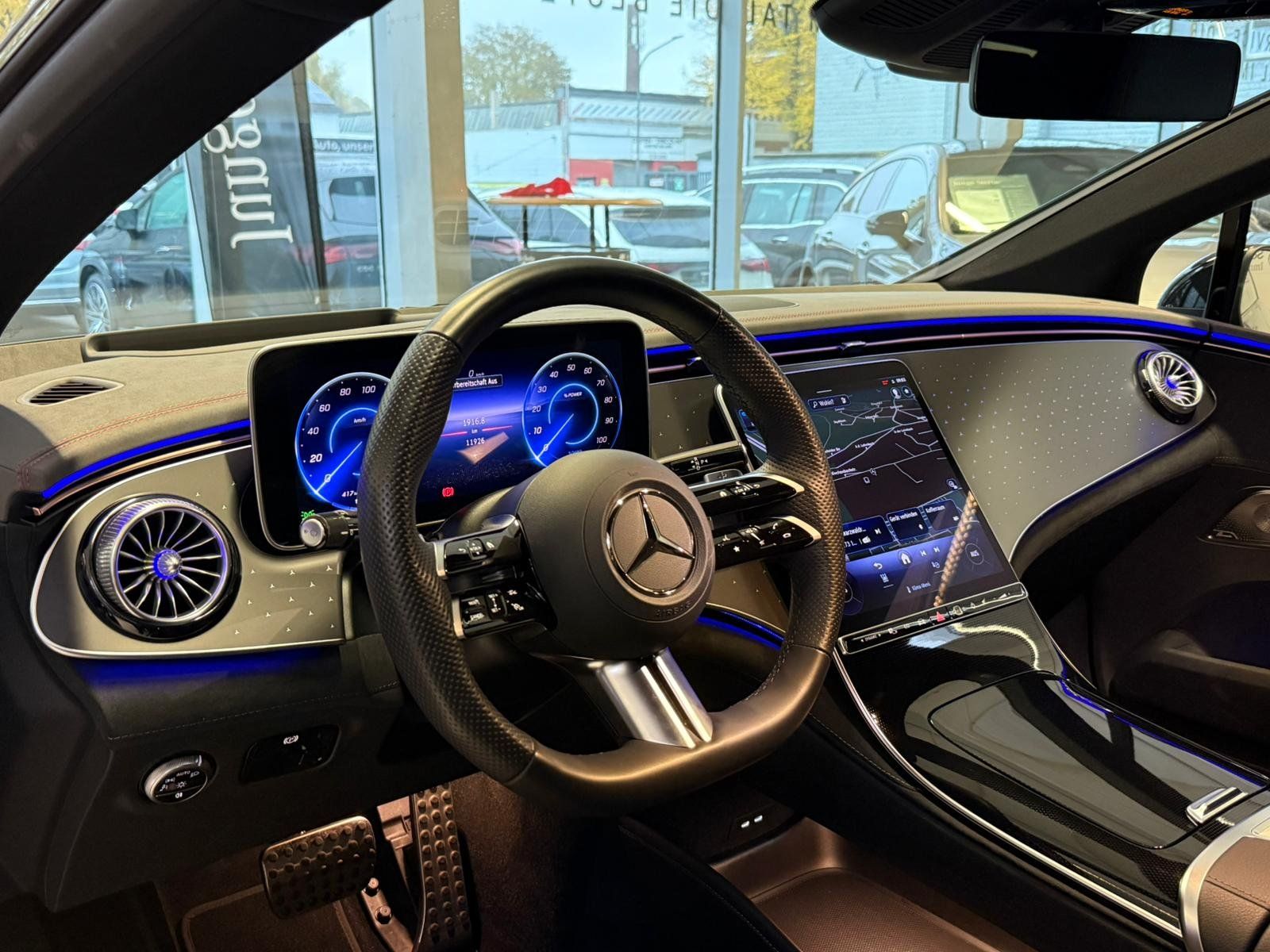 Fahrzeugabbildung Mercedes-Benz EQE 300 AMG PANORAMA+BURMESTER+HUD+MULTIKONTUR