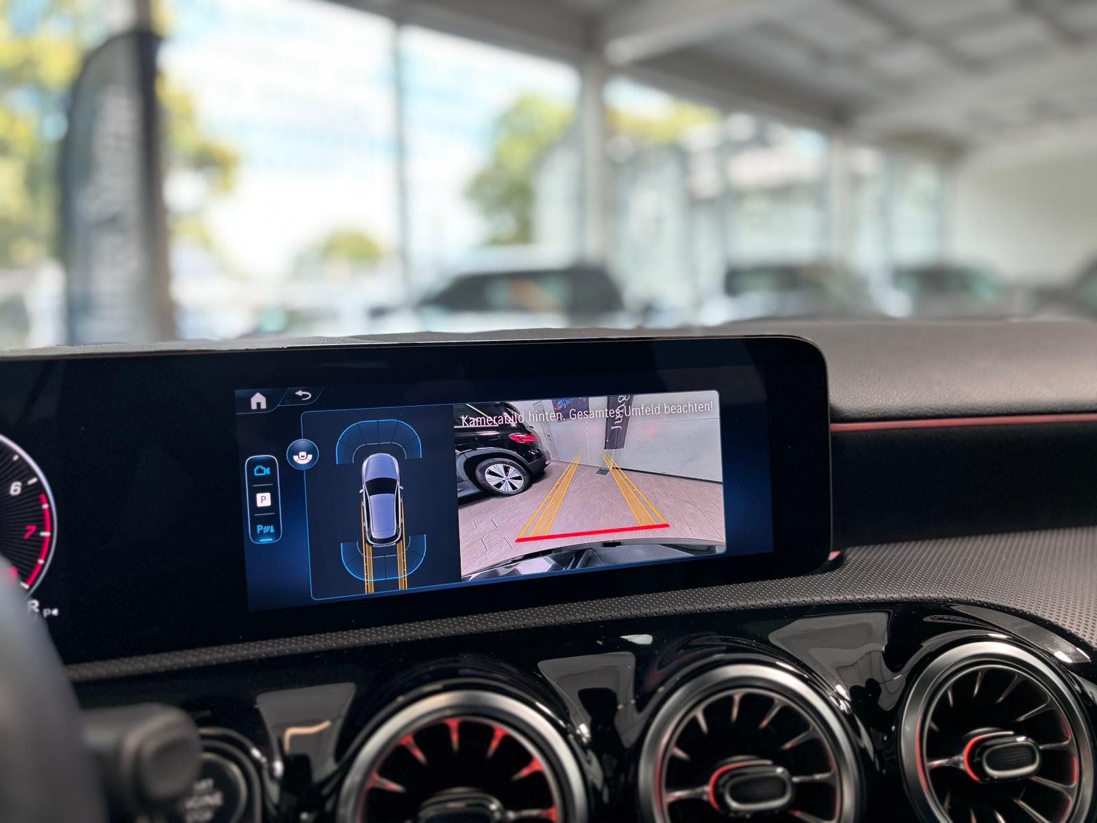 Fahrzeugabbildung Mercedes-Benz A 200 AMG+PANO+KAMERA+LED+CARPLAY+KEYLESS+DAB
