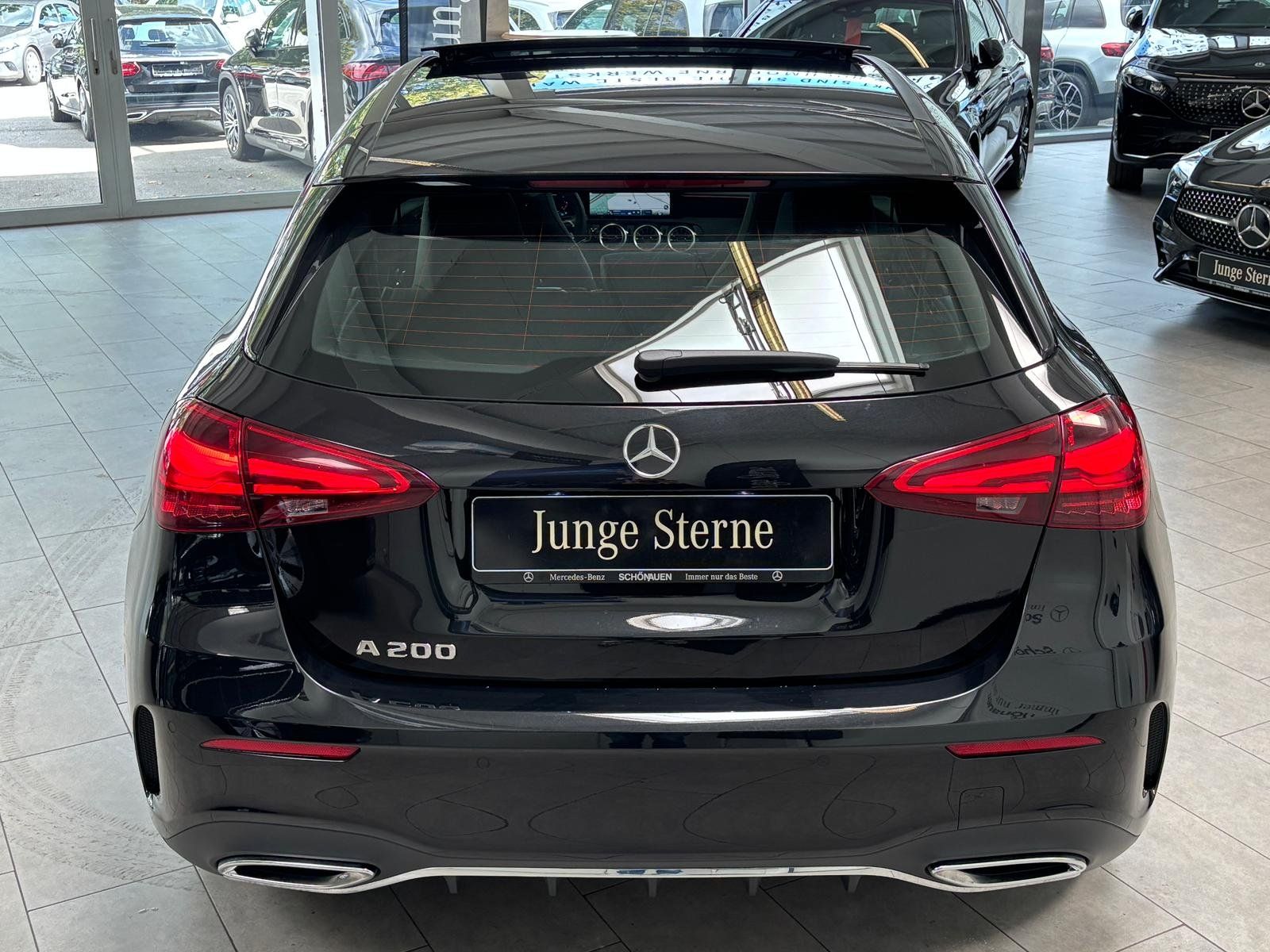 Fahrzeugabbildung Mercedes-Benz A 200 AMG+PANO+KAMERA+LED+CARPLAY+KEYLESS+DAB