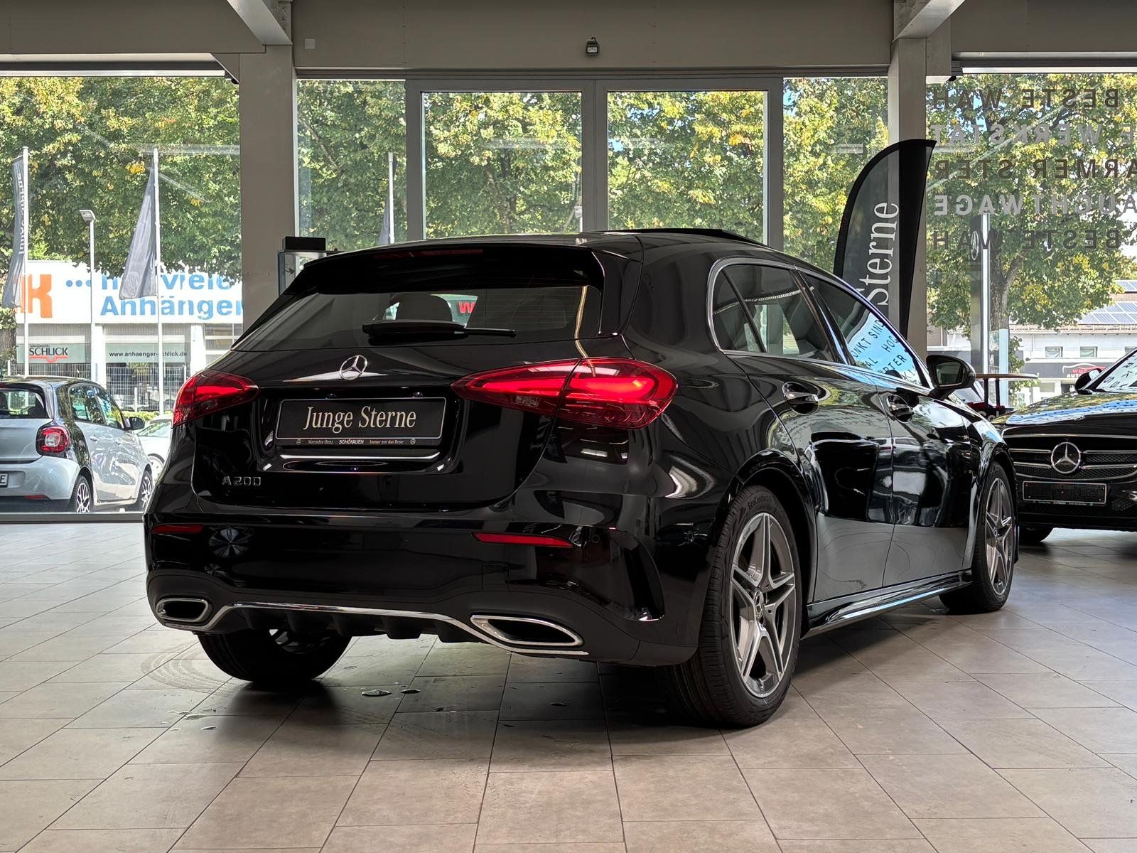 Fahrzeugabbildung Mercedes-Benz A 200 AMG+PANO+KAMERA+LED+CARPLAY+KEYLESS+DAB