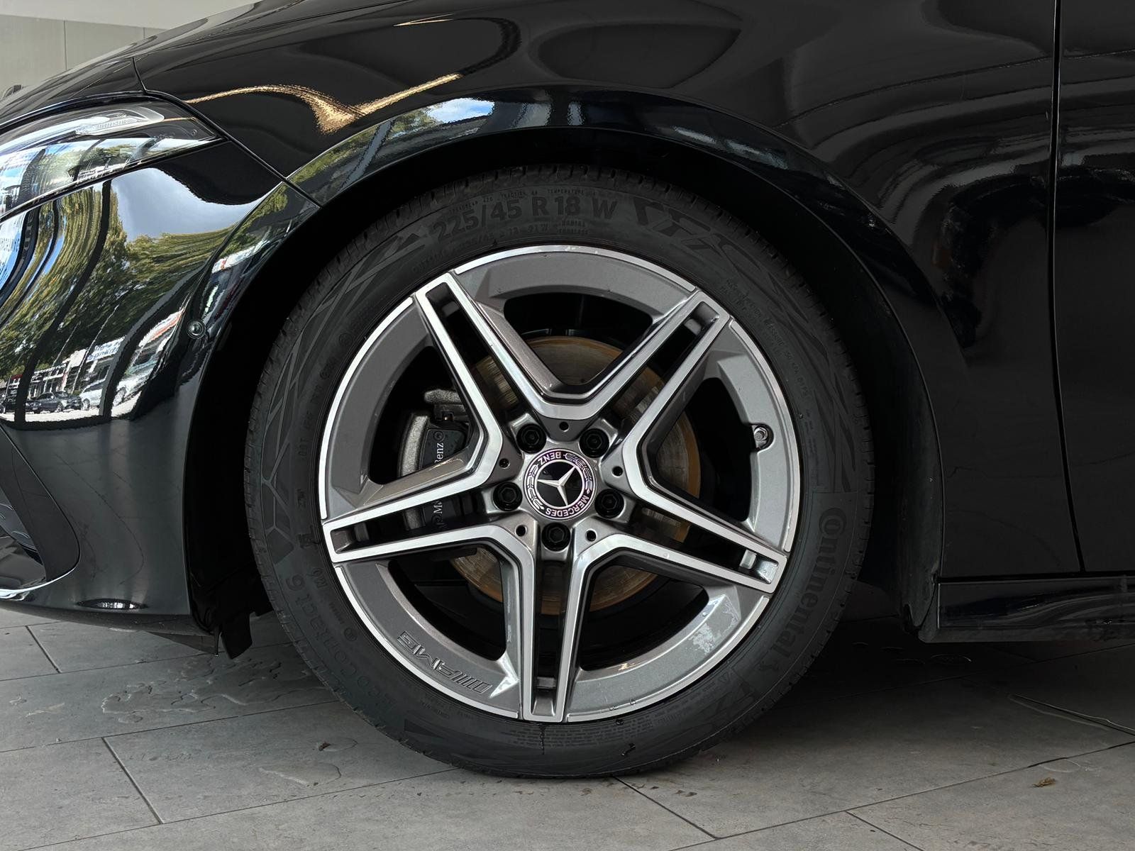 Fahrzeugabbildung Mercedes-Benz A 200 AMG+PANO+KAMERA+LED+CARPLAY+KEYLESS+DAB