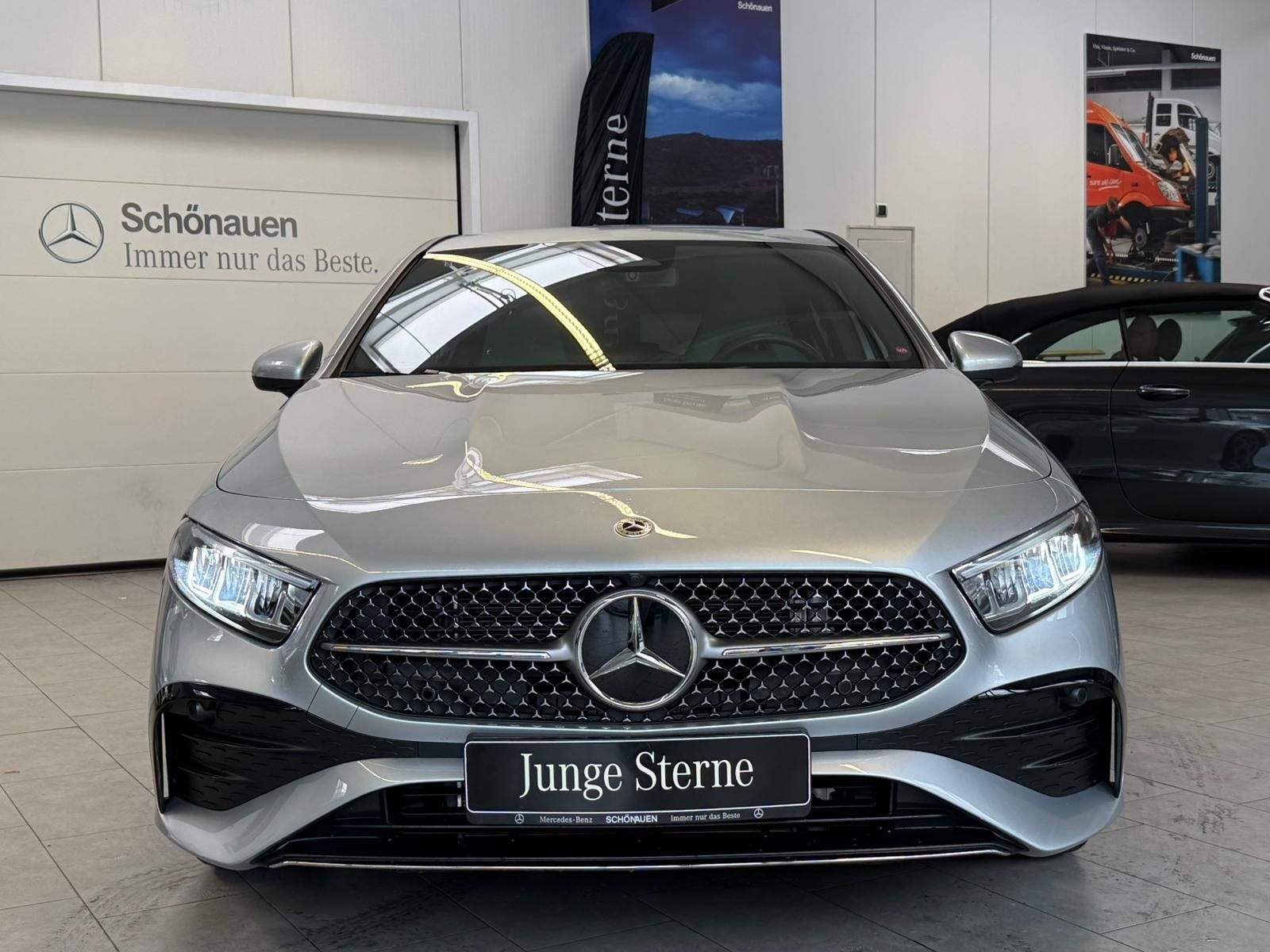Fahrzeugabbildung Mercedes-Benz A 250e AMG+KAMERA+KEYLESS+TOTW+LED+AMBIENTE+DAB