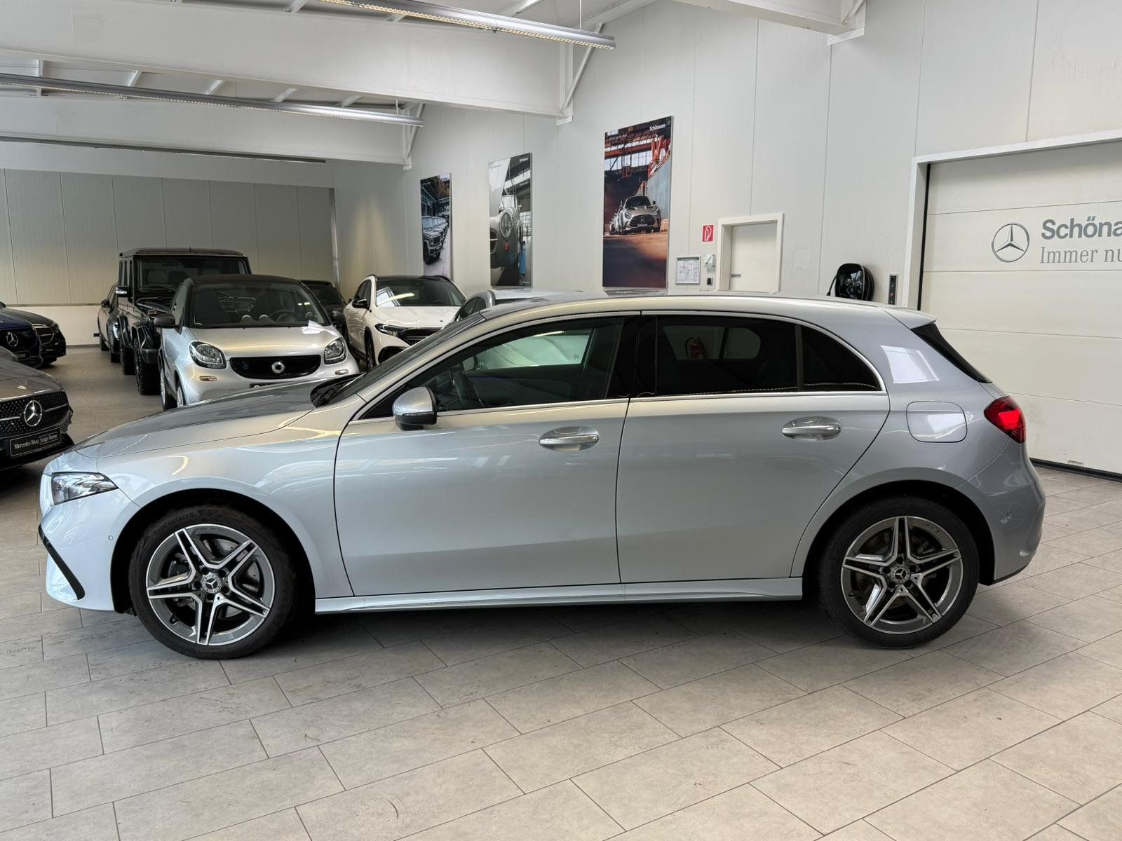 Fahrzeugabbildung Mercedes-Benz A 250e AMG+KAMERA+KEYLESS+TOTW+LED+AMBIENTE+DAB