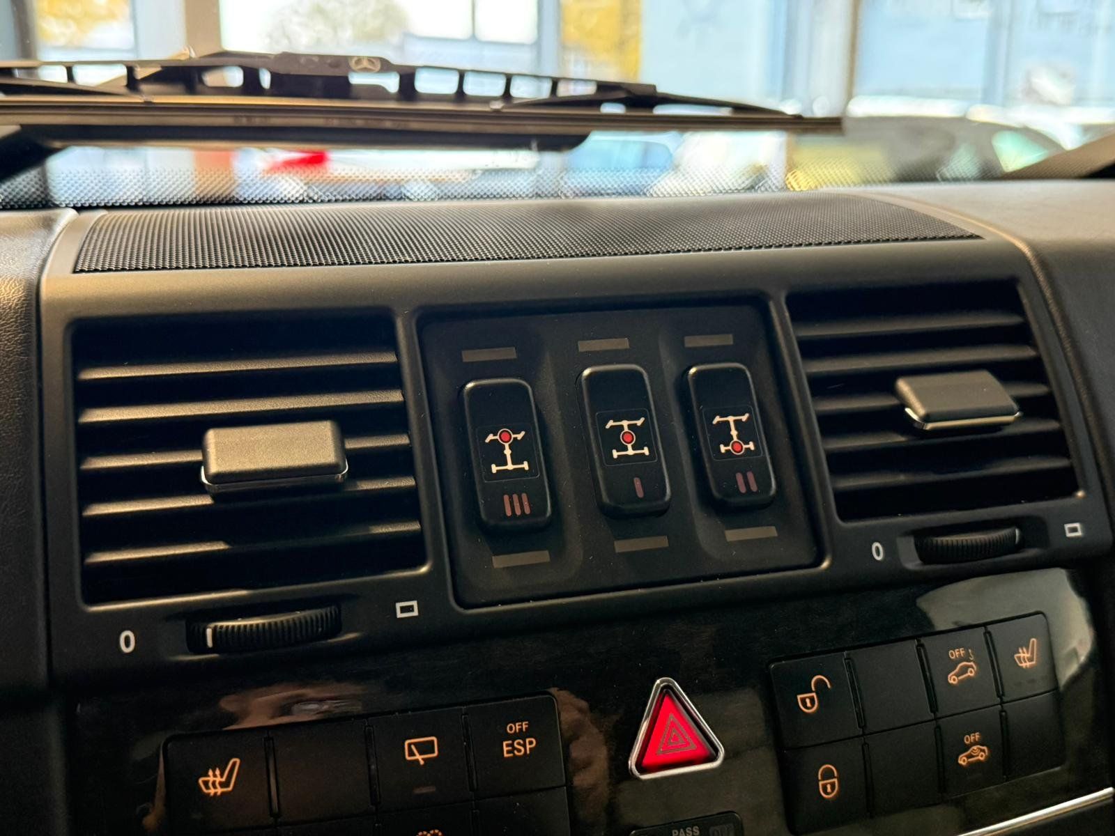 Fahrzeugabbildung Mercedes-Benz G 320 CDI COMAND+BIXENON+SHD+HARMAN+KAMERA+AHK