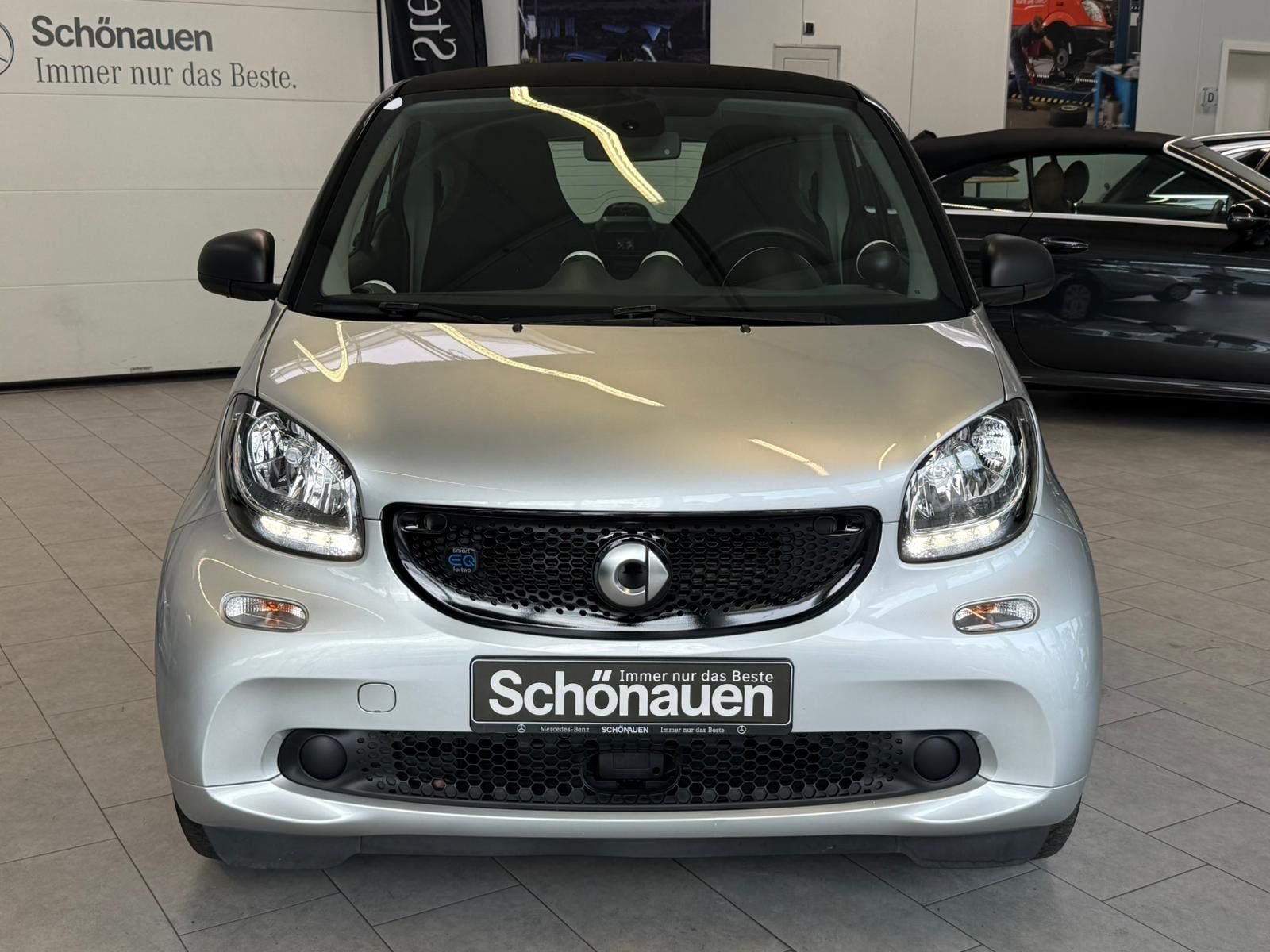 Fahrzeugabbildung Smart EQ fortwo Klimaautomatik+Allwetter+Einparkhilfe
