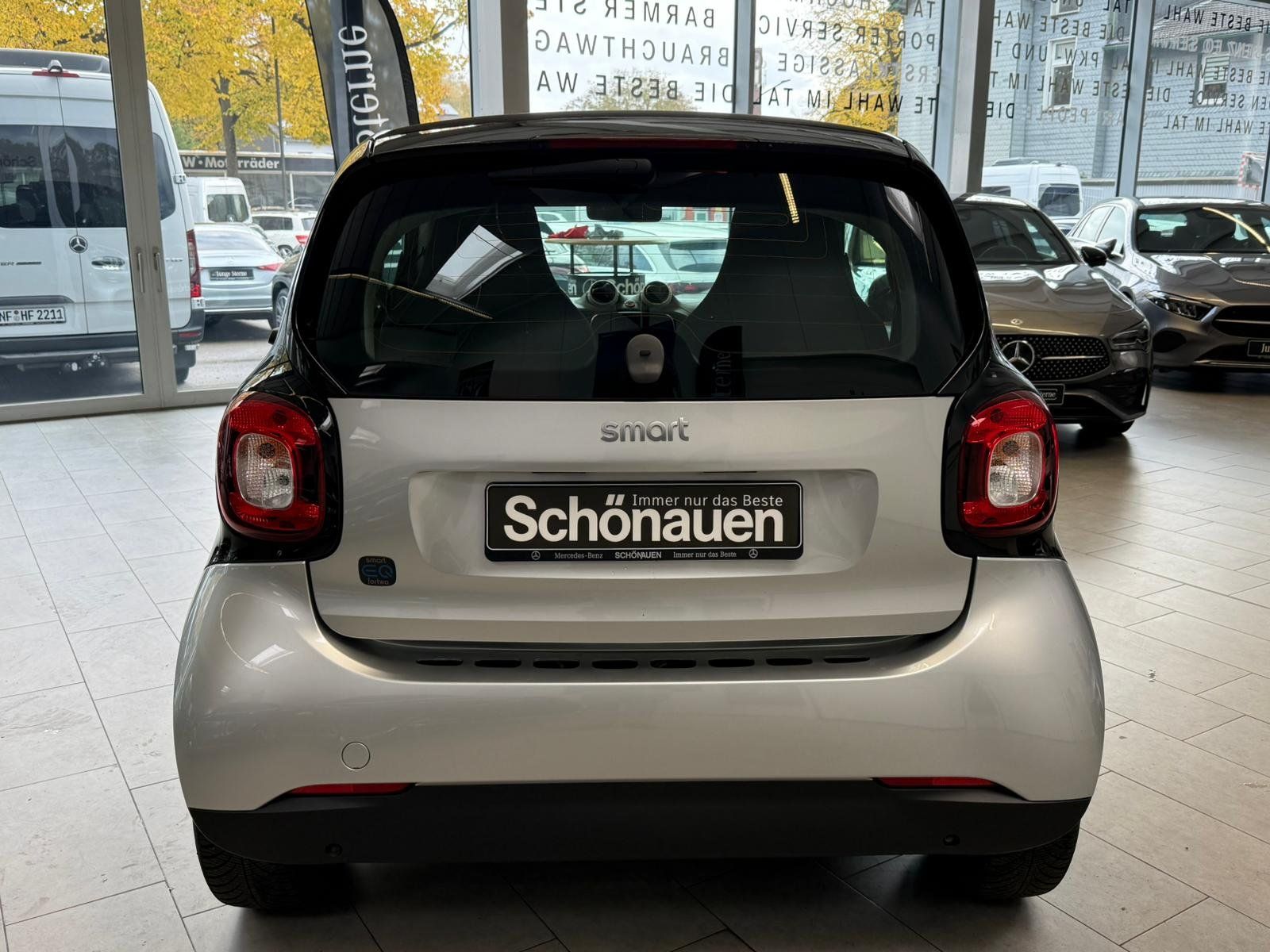 Fahrzeugabbildung Smart EQ fortwo Klimaautomatik+Allwetter+Einparkhilfe