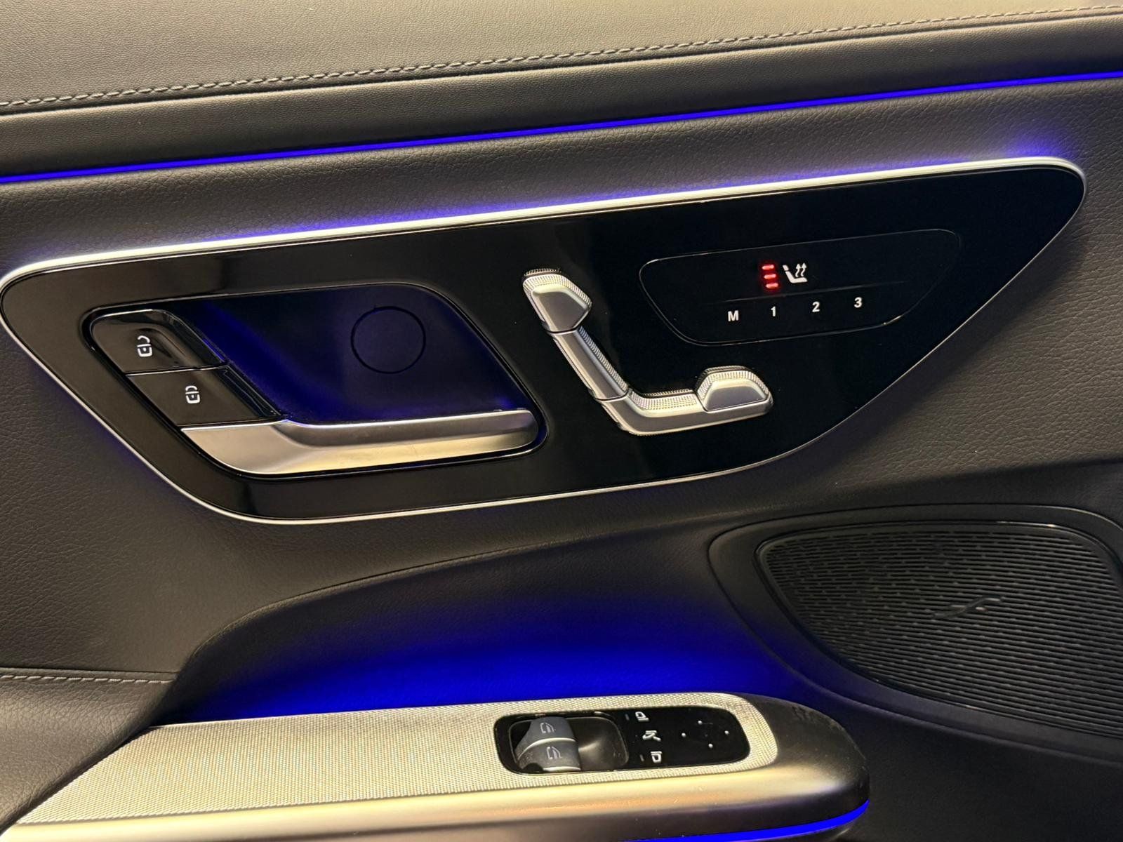 Fahrzeugabbildung Mercedes-Benz CLE 300 e AMG+DISTR+PANO+MEMORY+DIGITAL+360+KEYL
