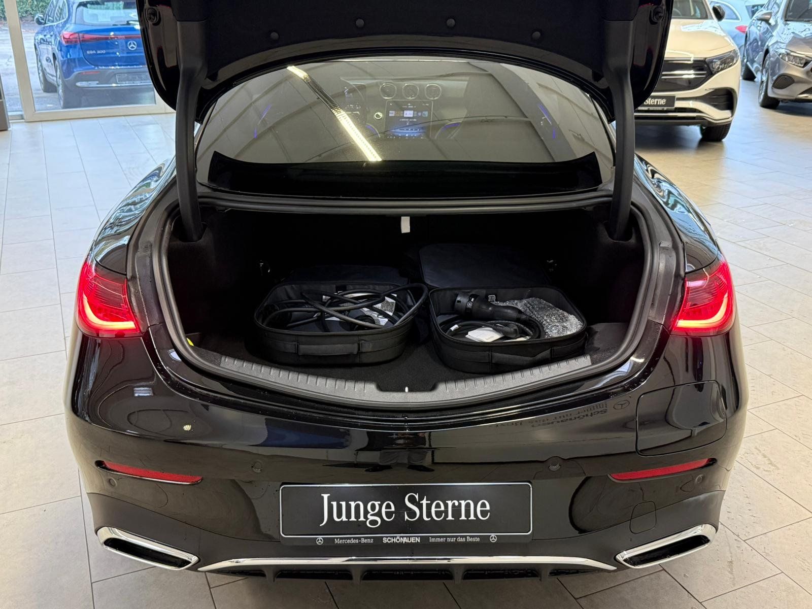 Fahrzeugabbildung Mercedes-Benz CLE 300 e AMG+DISTR+PANO+MEMORY+DIGITAL+360+KEYL
