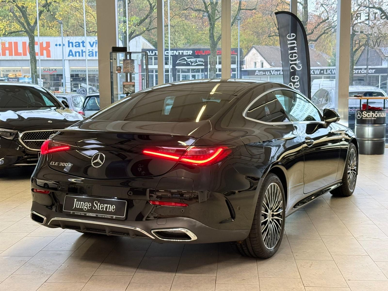 Fahrzeugabbildung Mercedes-Benz CLE 300 e AMG+DISTR+PANO+MEMORY+DIGITAL+360+KEYL