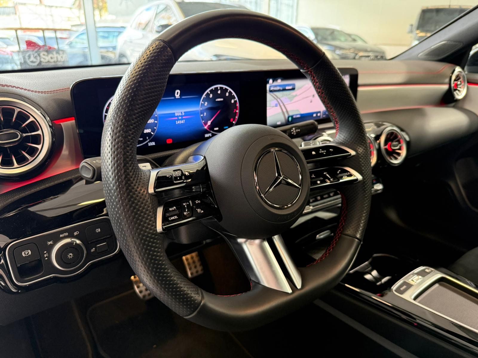 Fahrzeugabbildung Mercedes-Benz CLA 250 4M SB AMG+PANO+MBEAM+MEMORY+NIGHT+KAMERA