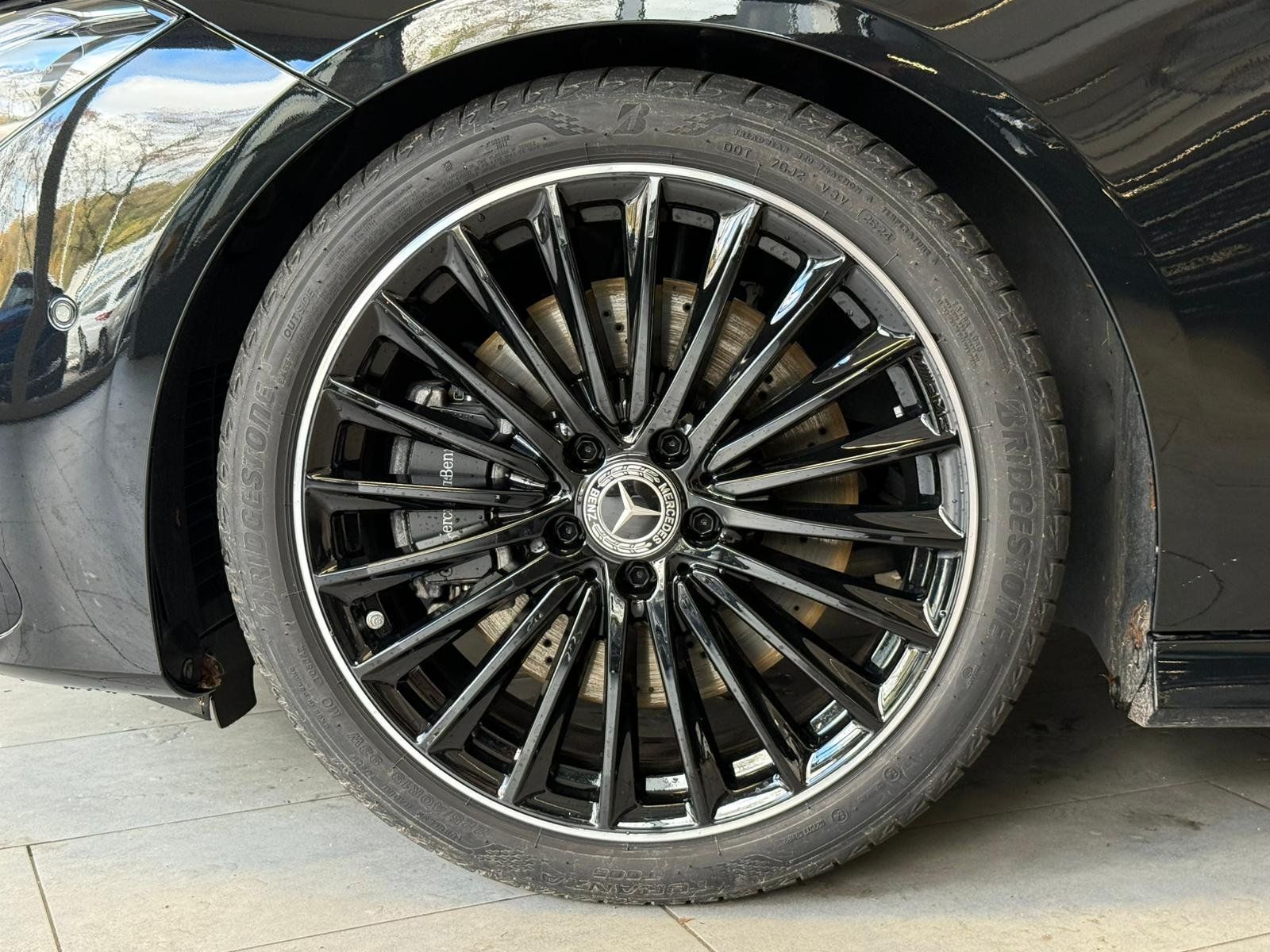 Fahrzeugabbildung Mercedes-Benz CLA 250 4M SB AMG+PANO+MBEAM+MEMORY+NIGHT+KAMERA