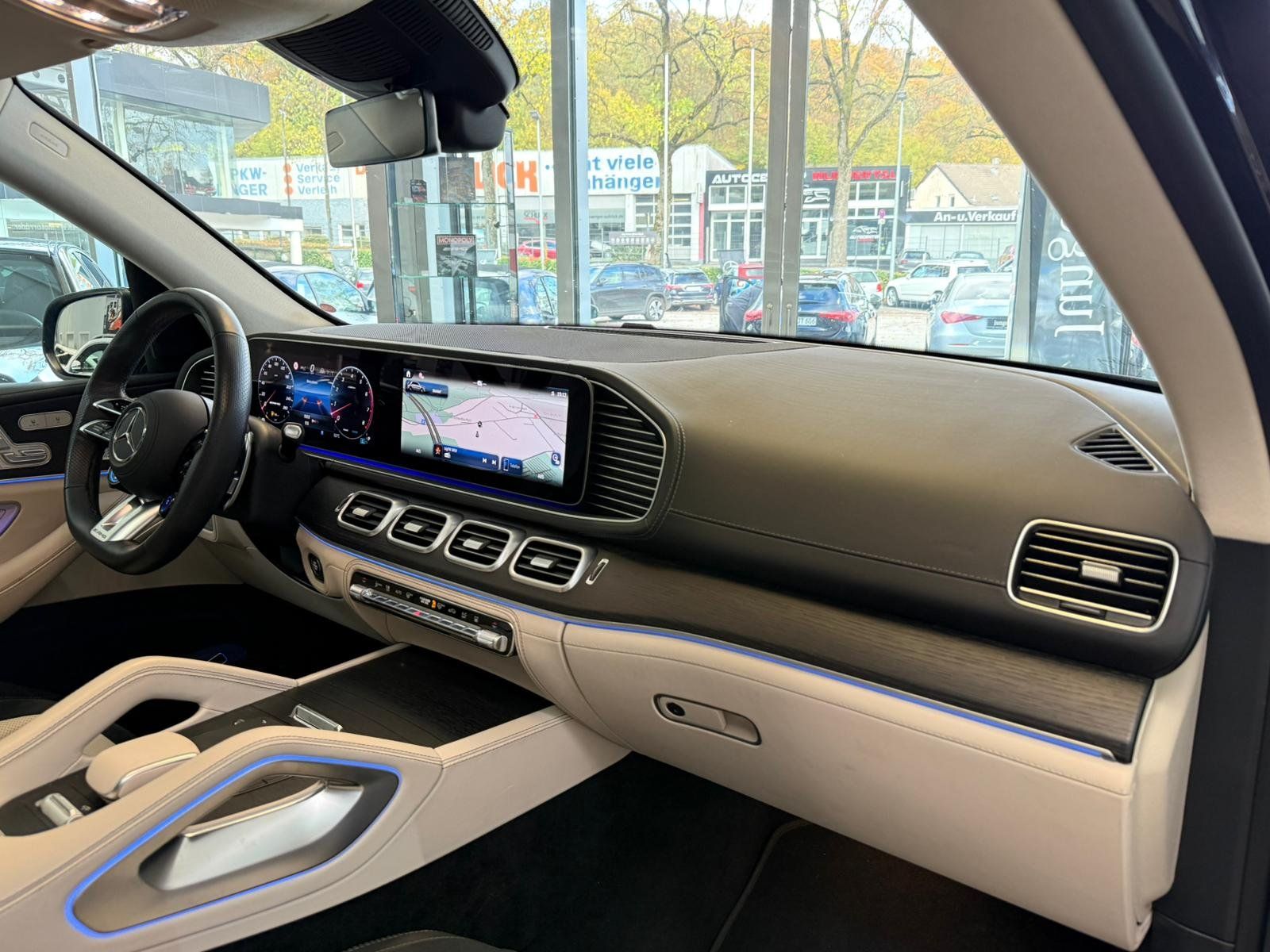 Fahrzeugabbildung Mercedes-Benz GLE 53 4M+ 7-SEATS+DISTR+STDHZ+PANO+AHK+MBEAM