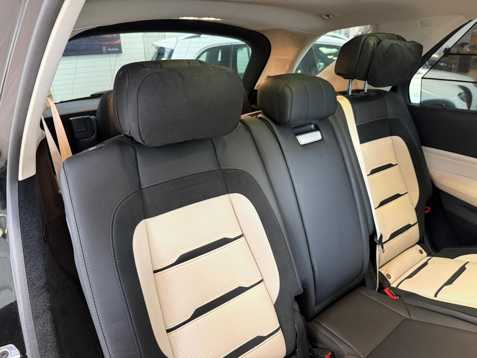 Fahrzeugabbildung Mercedes-Benz GLE 53 4M+ 7-SEATS+DISTR+STDHZ+PANO+AHK+MBEAM