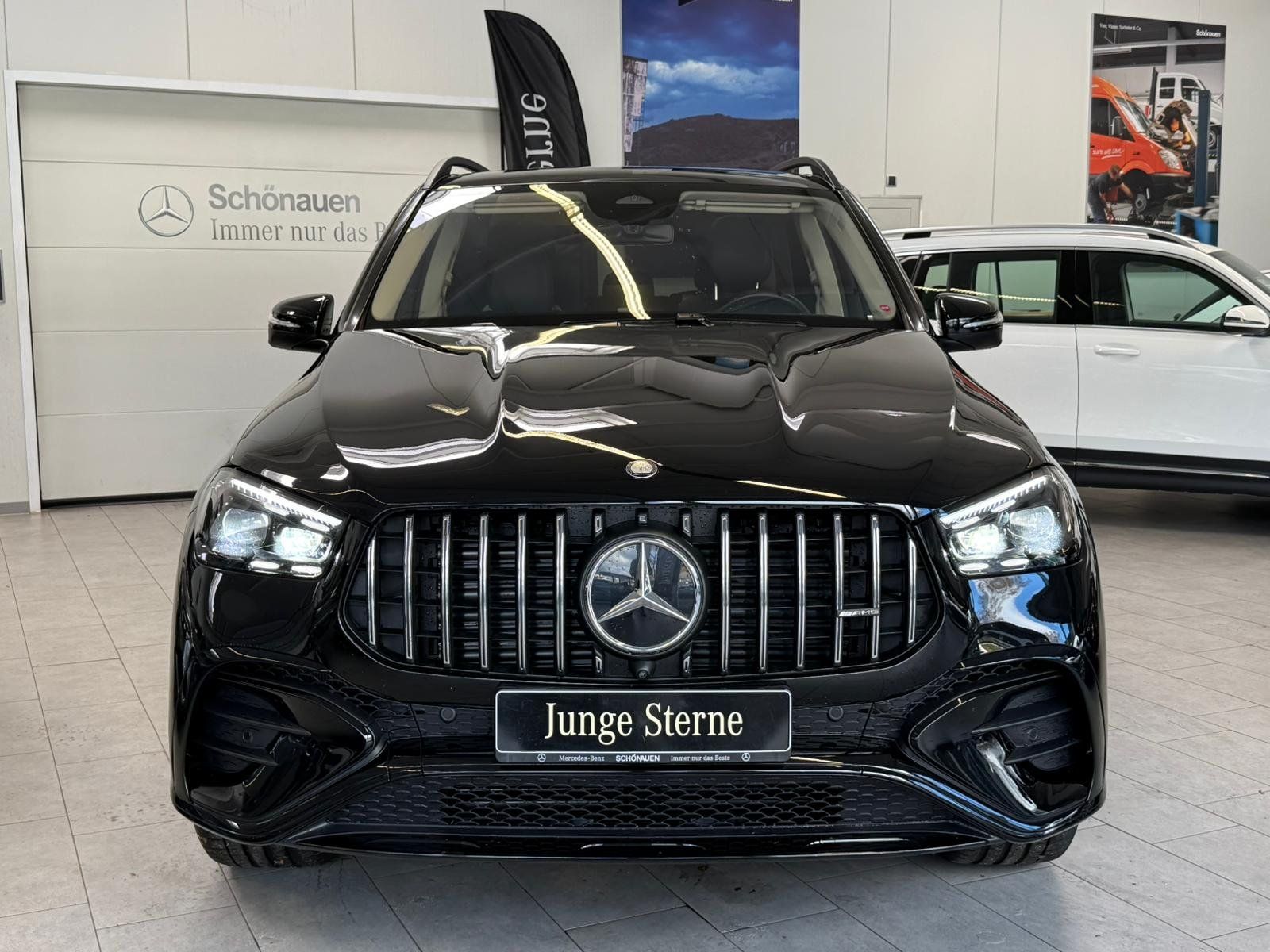 Fahrzeugabbildung Mercedes-Benz GLE 53 4M+ 7-SEATS+DISTR+STDHZ+PANO+AHK+MBEAM