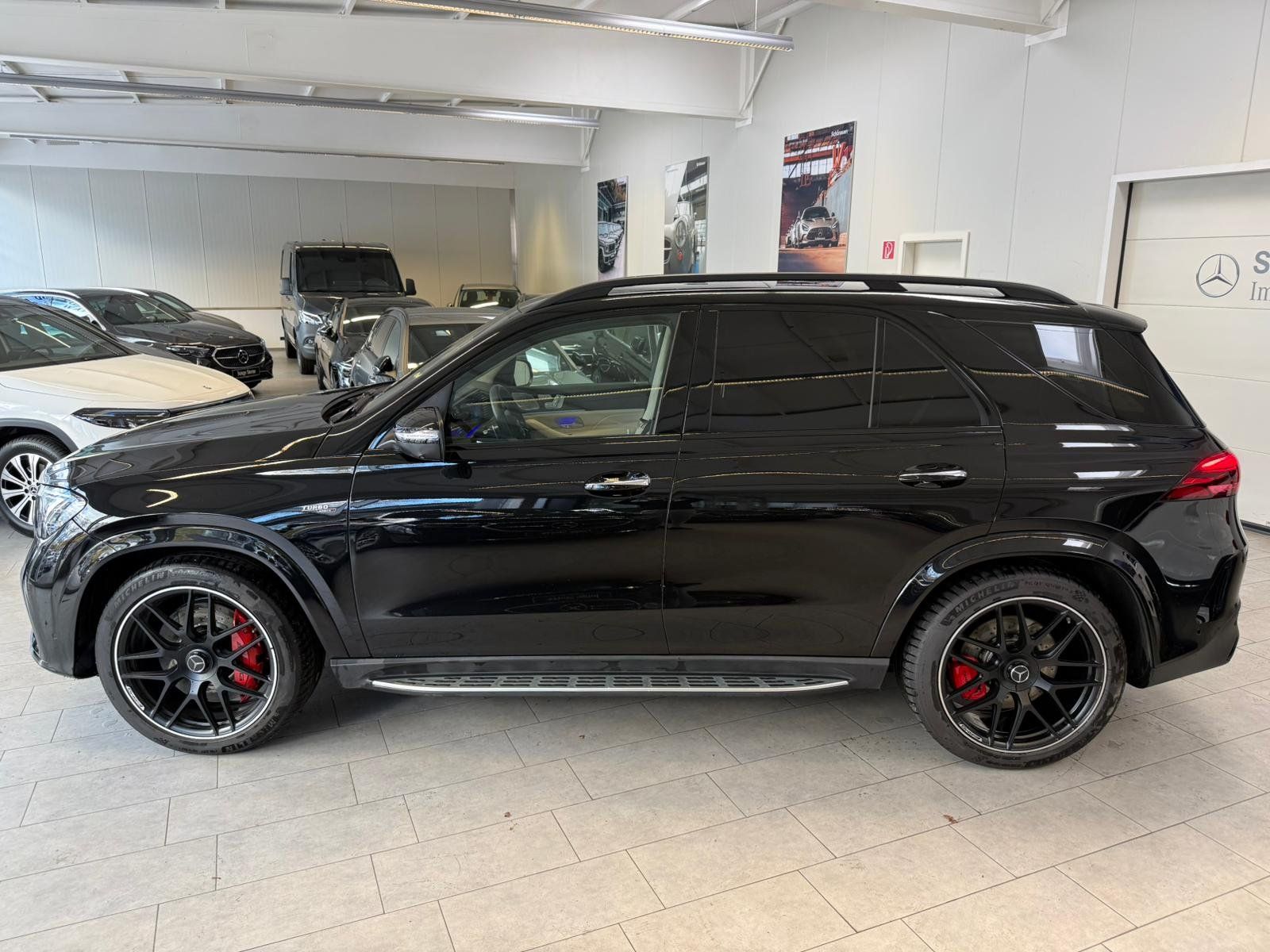 Fahrzeugabbildung Mercedes-Benz GLE 53 4M+ 7-SEATS+DISTR+STDHZ+PANO+AHK+MBEAM