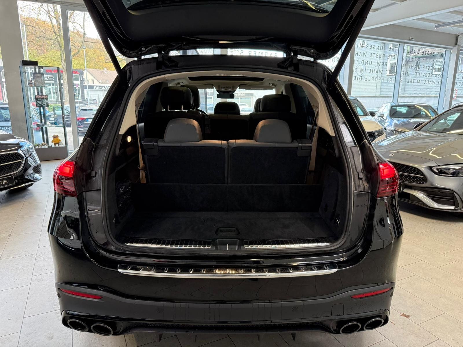 Fahrzeugabbildung Mercedes-Benz GLE 53 4M+ 7-SEATS+DISTR+STDHZ+PANO+AHK+MBEAM