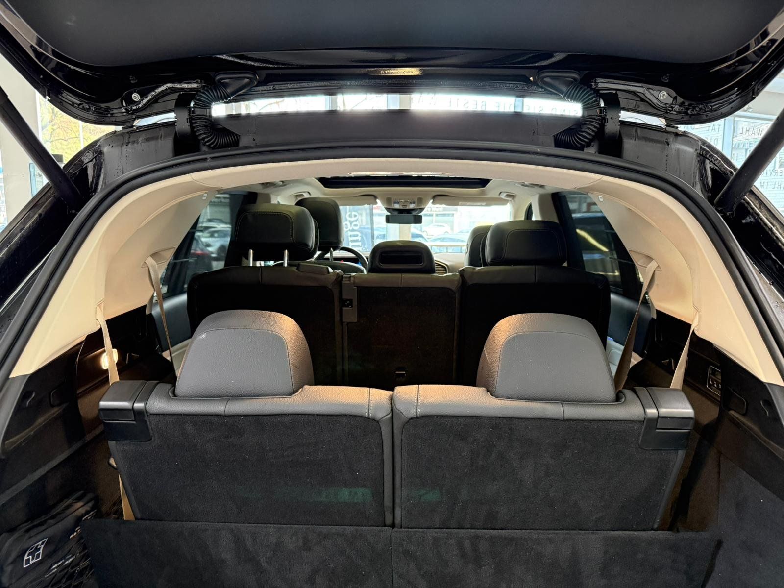 Fahrzeugabbildung Mercedes-Benz GLE 53 4M+ 7-SEATS+DISTR+STDHZ+PANO+AHK+MBEAM