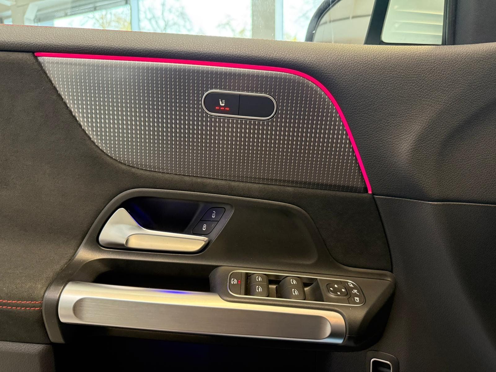 Fahrzeugabbildung Mercedes-Benz EQB 250 AMG+KAMERA+LED+TOTW+CARPLAY+DAB+NAVI