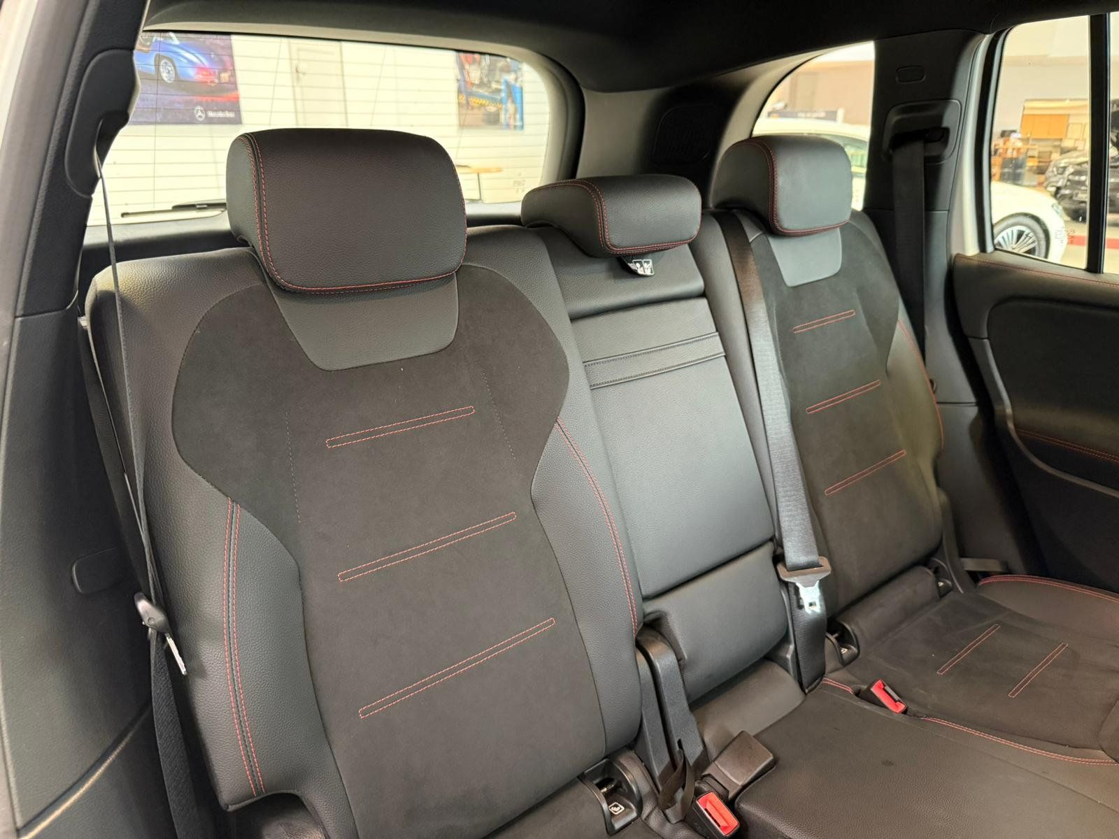 Fahrzeugabbildung Mercedes-Benz EQB 250 AMG+KAMERA+LED+TOTW+CARPLAY+DAB+NAVI