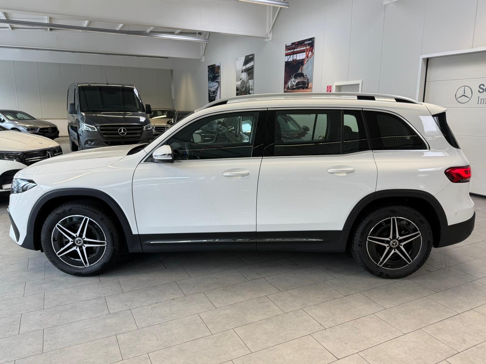 Fahrzeugabbildung Mercedes-Benz EQB 250 AMG+KAMERA+LED+TOTW+CARPLAY+DAB+NAVI