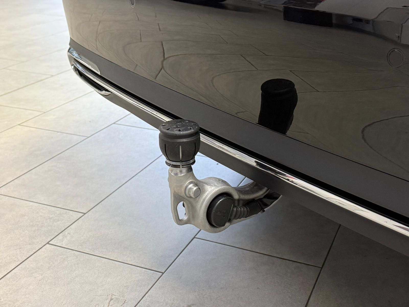 Fahrzeugabbildung Mercedes-Benz E 220d 4M AIRMATIC+DISTR+BURM4D+STDHZ+AHK+MEMORY