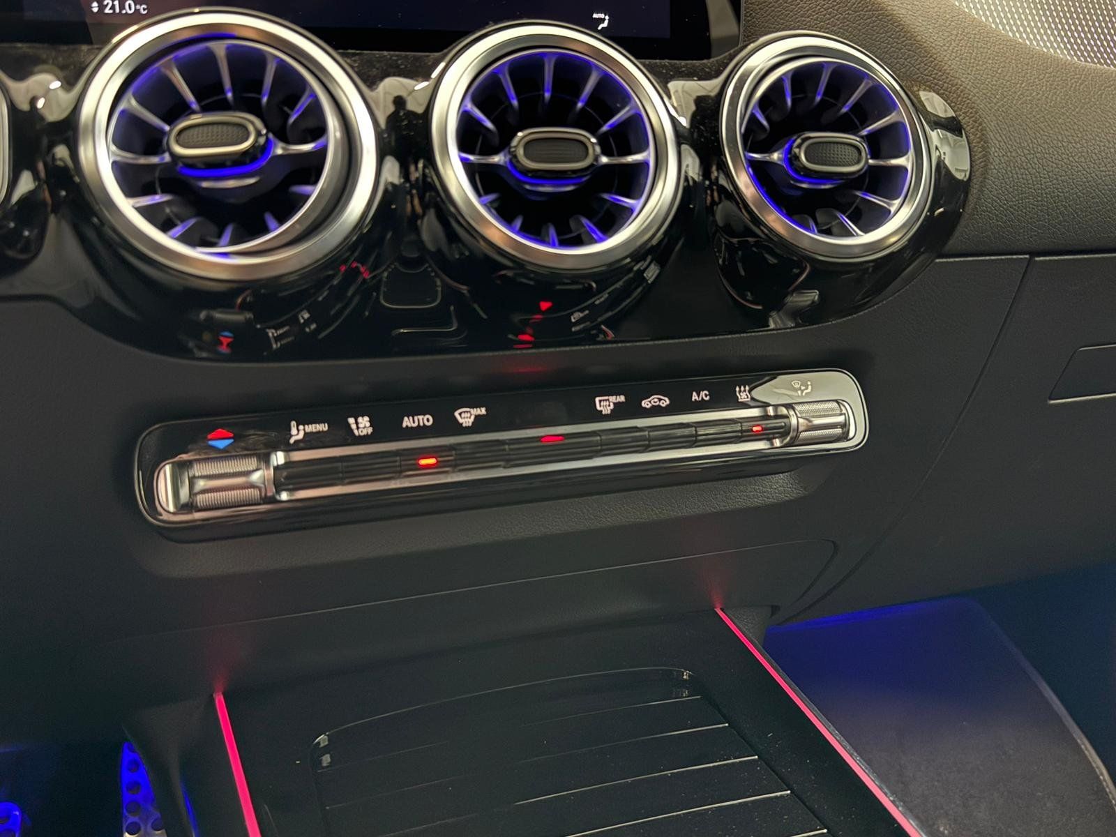 Fahrzeugabbildung Mercedes-Benz EQA 250 AMG+KAMERA+LED+TOTW+CARPLAY+EASYPK+DAB