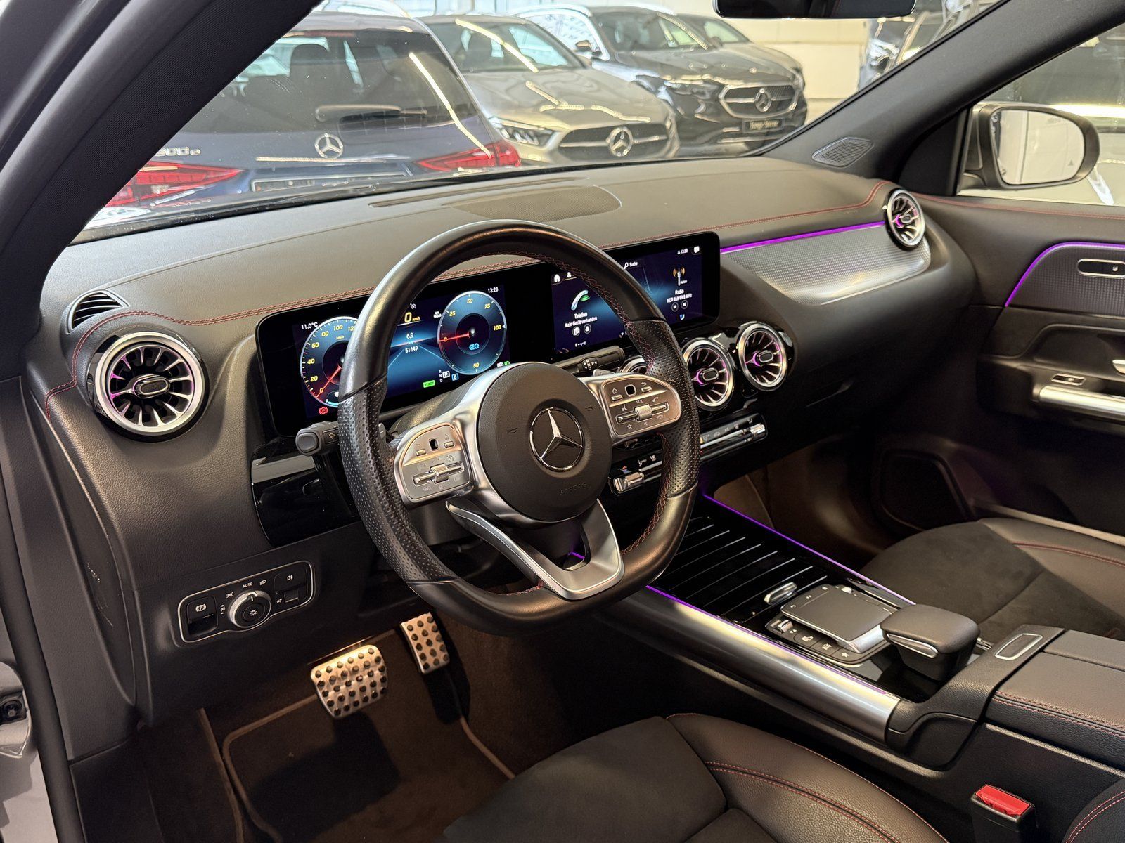Fahrzeugabbildung Mercedes-Benz EQA 250 AMG+KAMERA+TOTW+CARPLAY+LED+DAB+NAVI