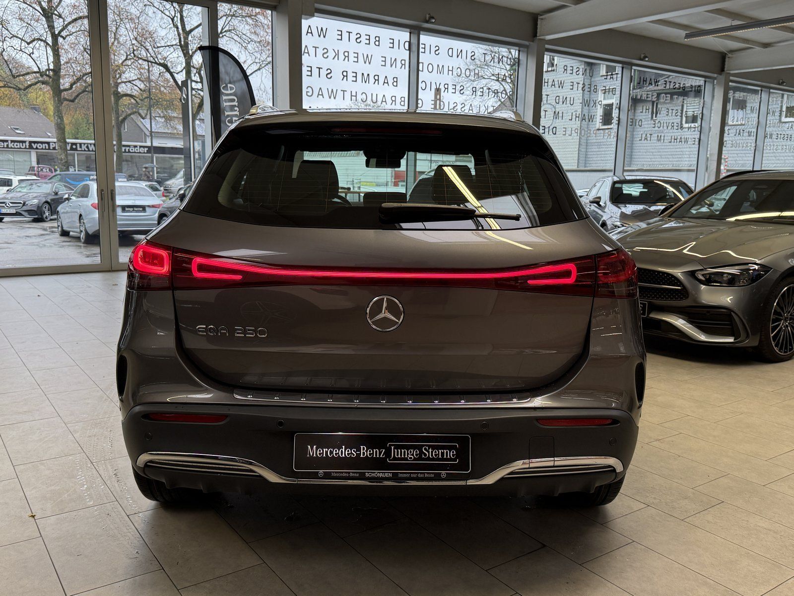 Fahrzeugabbildung Mercedes-Benz EQA 250 AMG+KAMERA+TOTW+CARPLAY+LED+DAB+NAVI