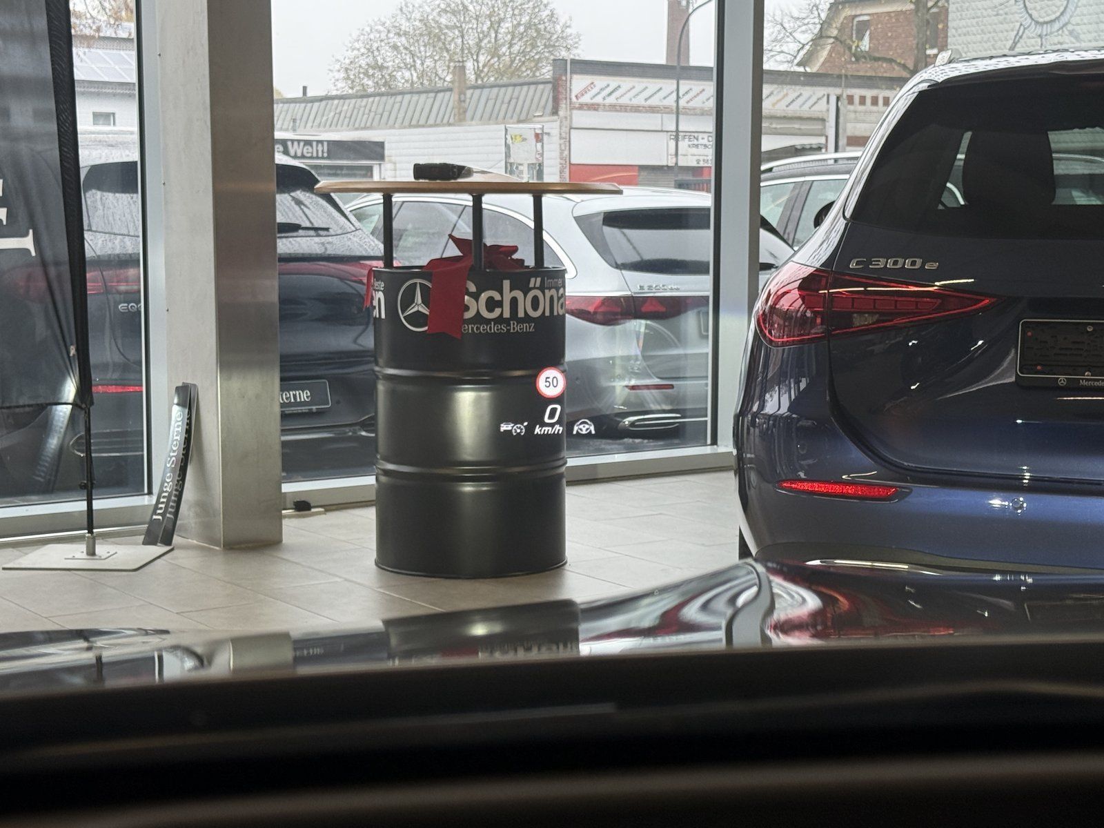 Fahrzeugabbildung Mercedes-Benz A 220d AMG+DISTR+STDHZ+HUD+PANO+MBEAM+NIGHT+360°