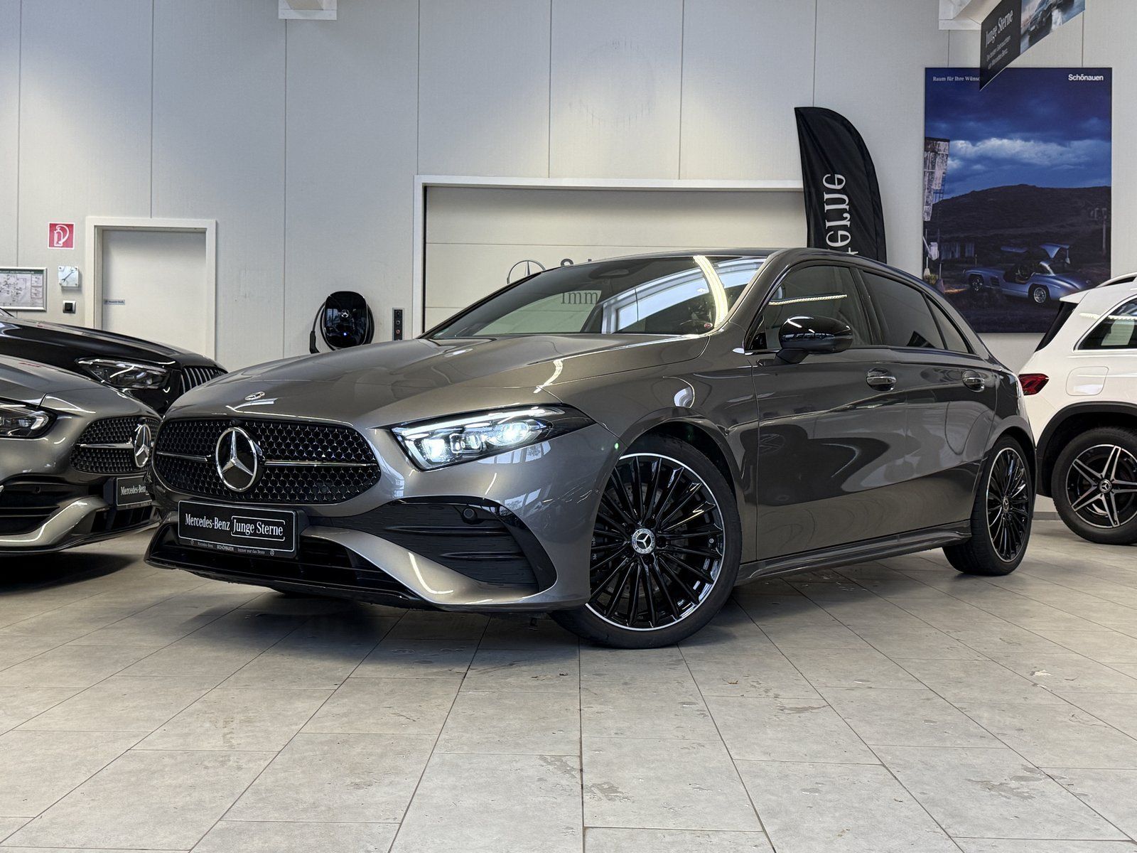 Fahrzeugabbildung Mercedes-Benz A 220d AMG+DISTR+STDHZ+HUD+PANO+MBEAM+NIGHT+360°