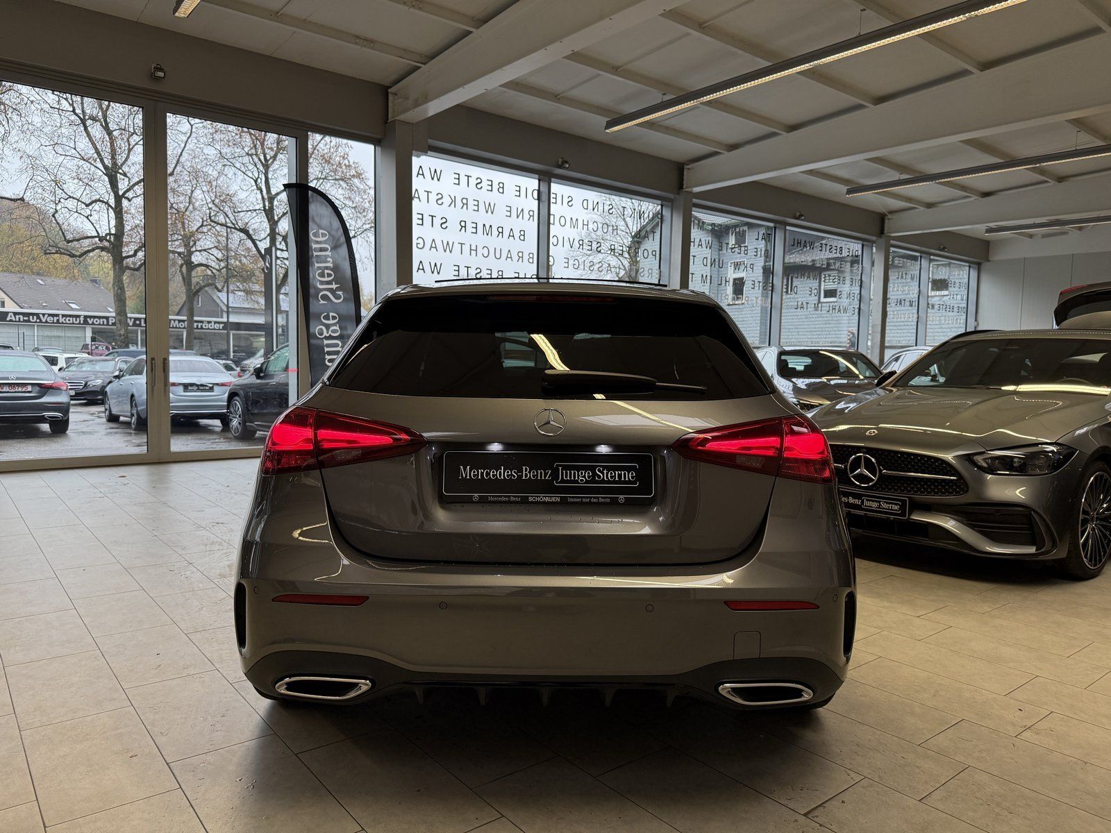 Fahrzeugabbildung Mercedes-Benz A 220d AMG+DISTR+STDHZ+HUD+PANO+MBEAM+NIGHT+360°