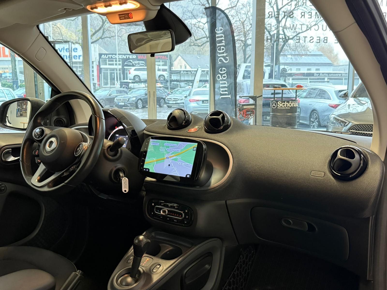 Fahrzeugabbildung Smart fortwo cabrio passion COOL&AUDIO+KAMERA+NAVI+PTS