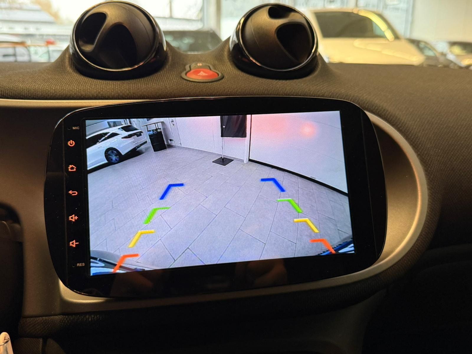 Fahrzeugabbildung Smart fortwo cabrio passion COOL&AUDIO+KAMERA+NAVI+PTS