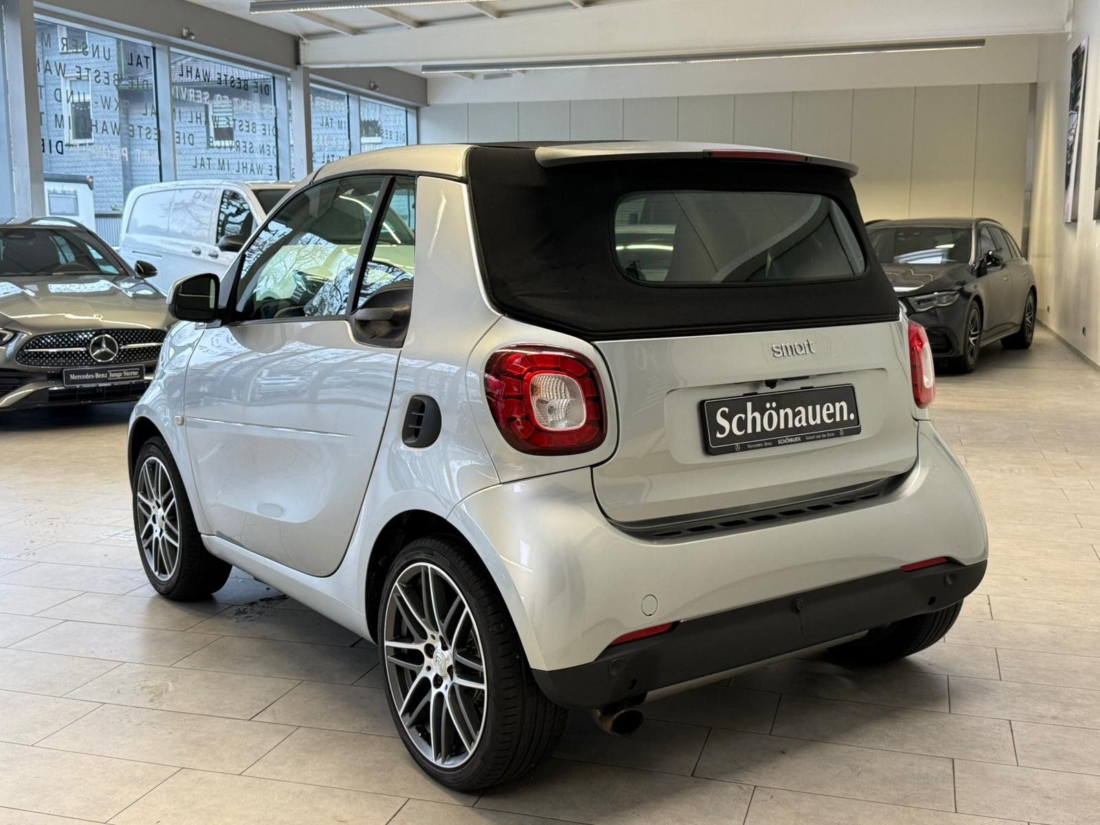 Fahrzeugabbildung Smart fortwo cabrio passion COOL&AUDIO+KAMERA+NAVI+PTS
