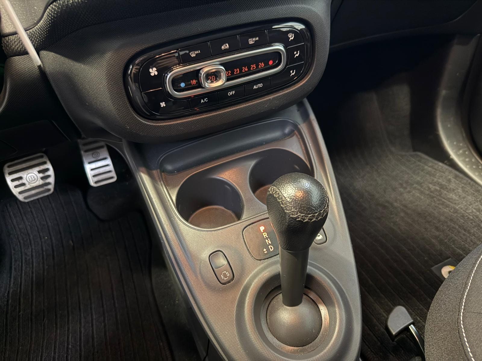 Fahrzeugabbildung Smart fortwo cabrio passion COOL&AUDIO+KAMERA+NAVI+PTS