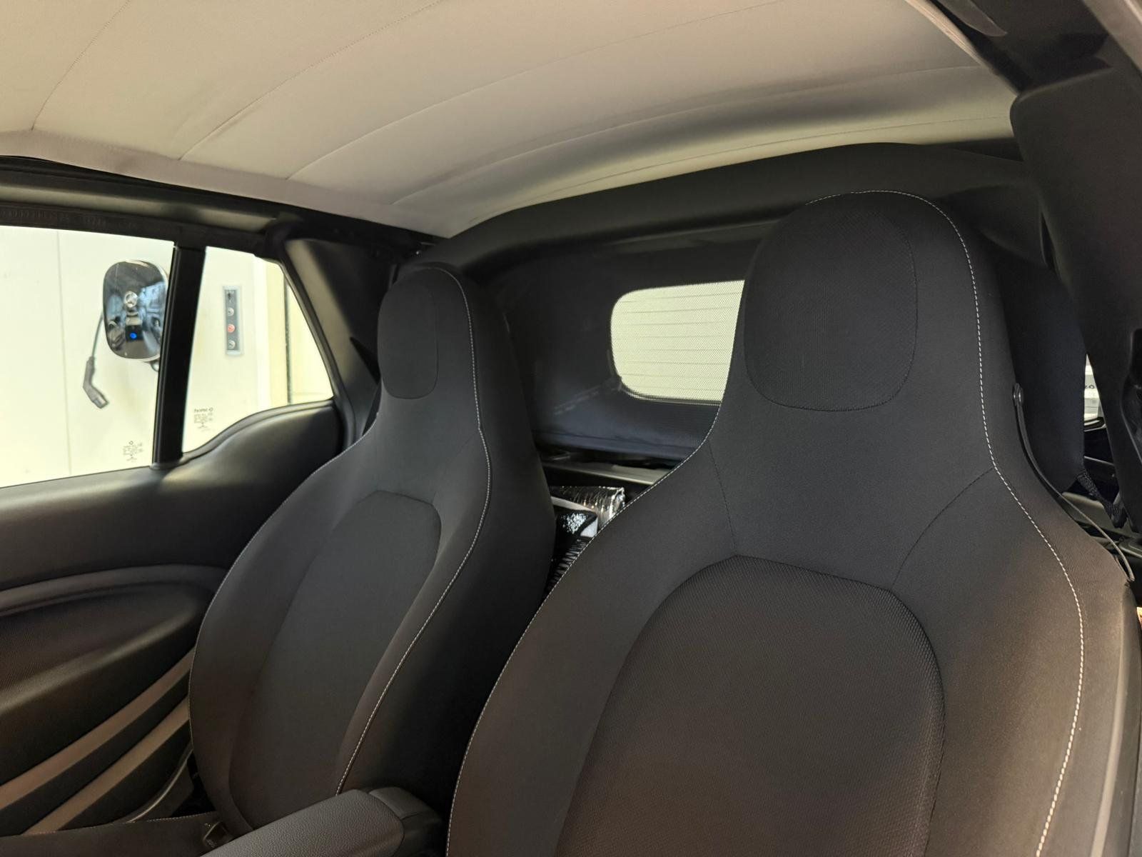 Fahrzeugabbildung Smart fortwo cabrio passion COOL&AUDIO+KAMERA+NAVI+PTS