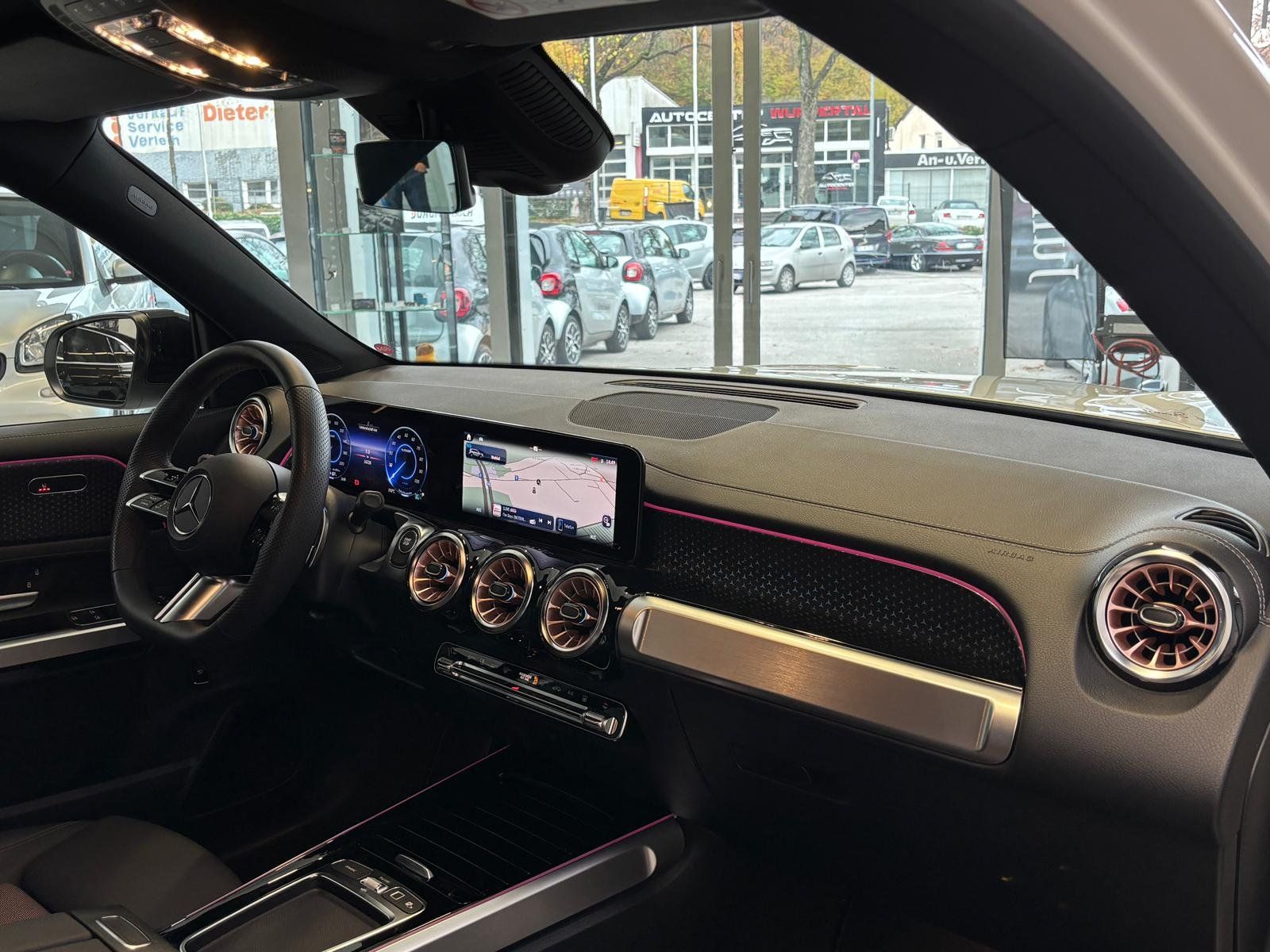 Fahrzeugabbildung Mercedes-Benz EQB 300 4M DISTR+NIGHT+KEYLESS+KAMERA+LED+TOTW.